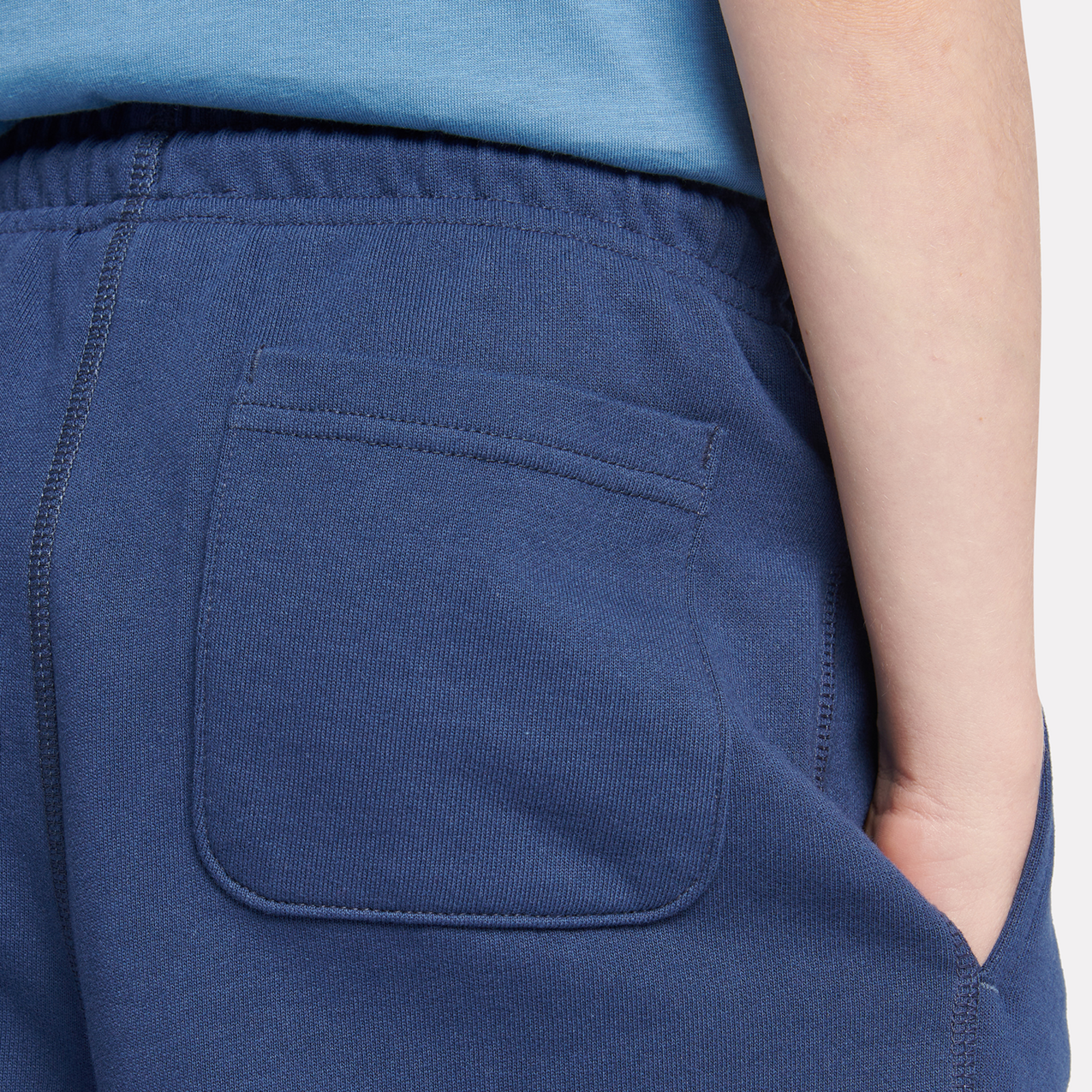 New Balance B New Balance French Terry Small Logo Short in BLAU