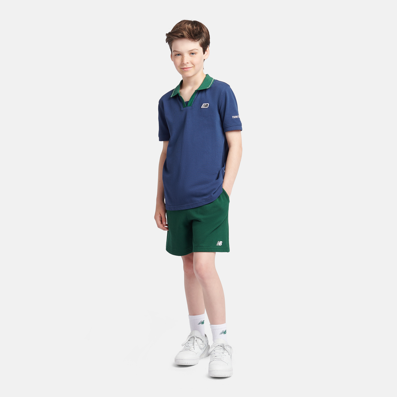 New Balance B New Balance French Terry Small Logo Short in GRÜN
