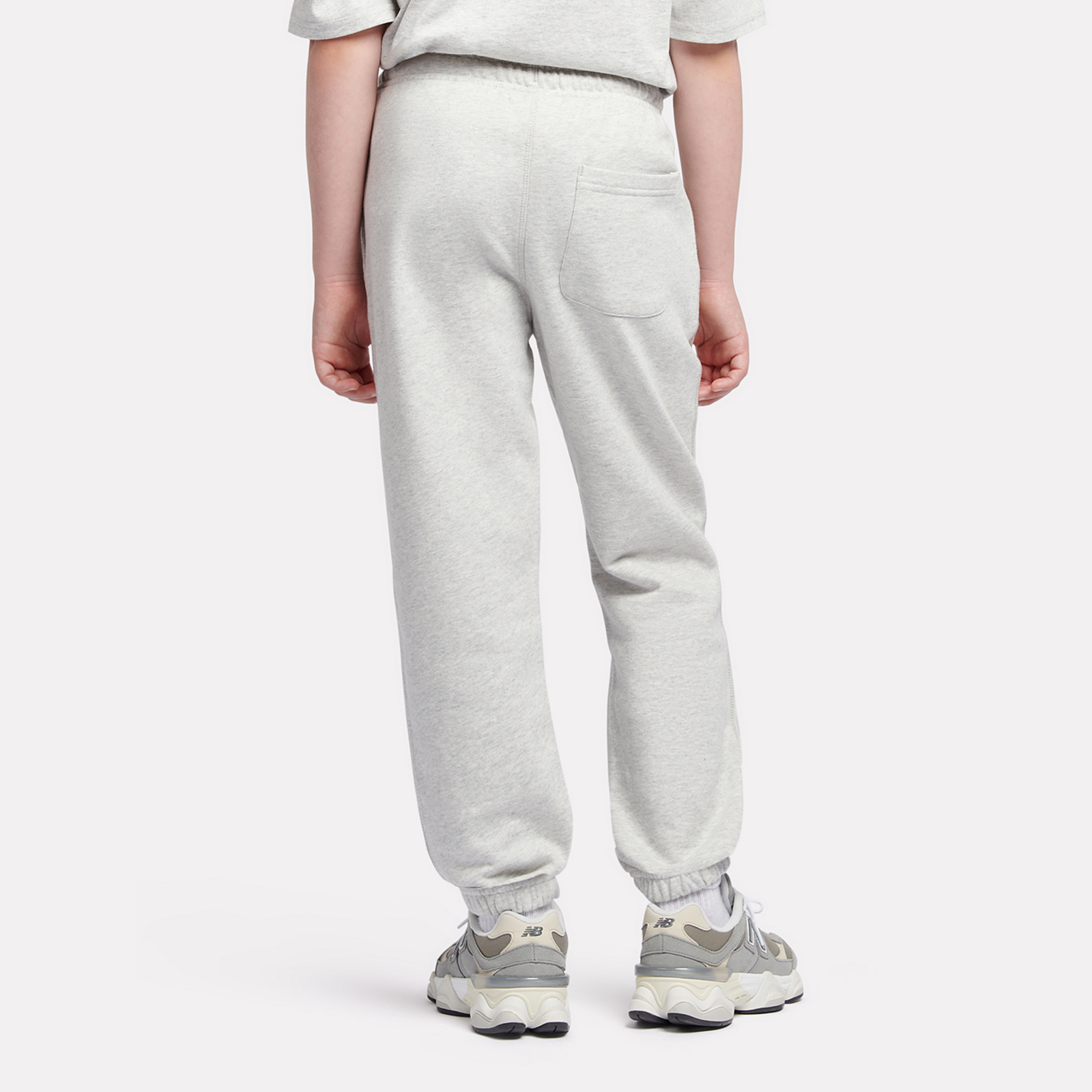 New Balance B New Balance French Terry Small Logo Jogger in GRAU