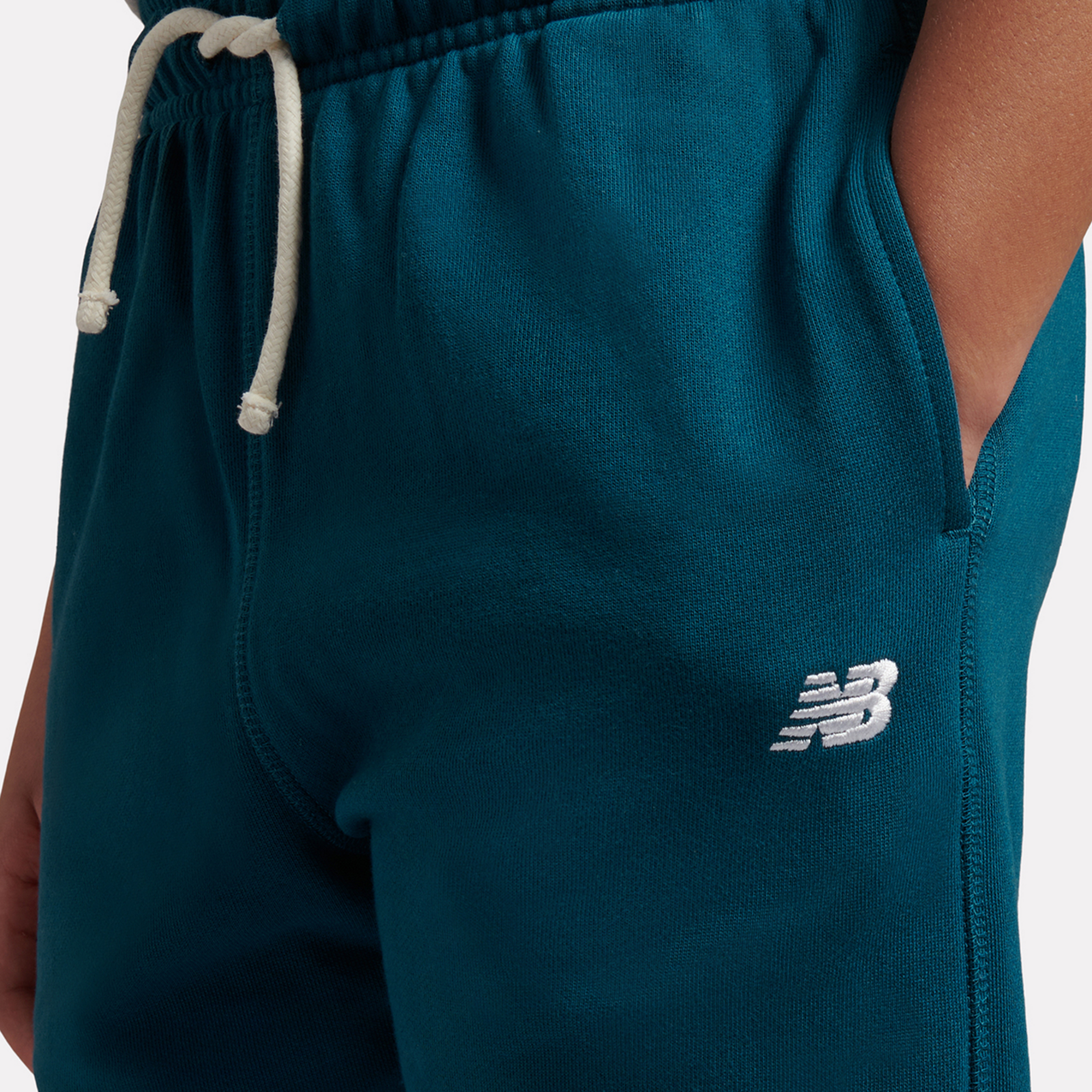 New Balance B New Balance French Terry Small Logo Jogger in BLAU