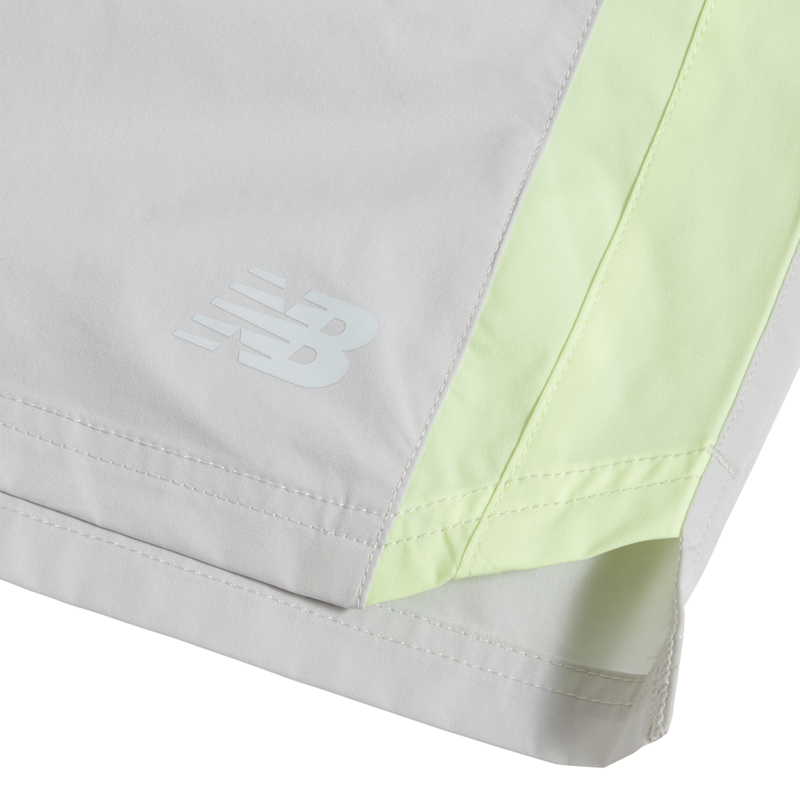 New Balance B NB Athletics Short in GRAU