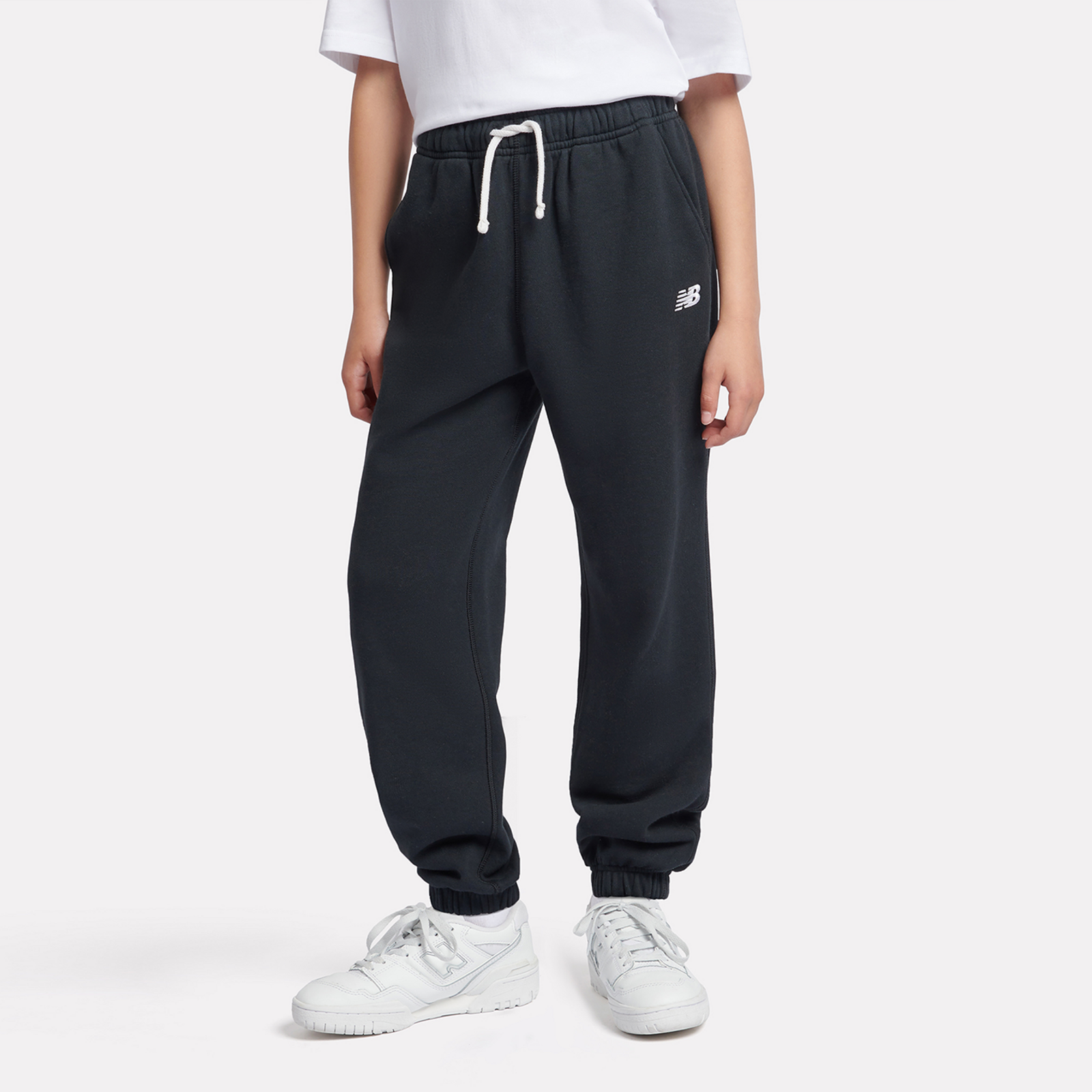 New Balance G New Balance French Terry Small Logo Jogger in SCHWARZ