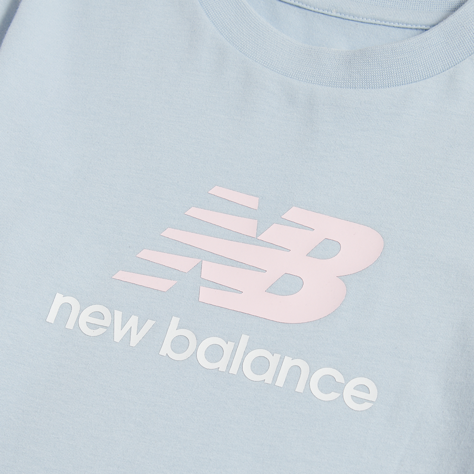 New Balance G NEW BALANCE JERSEY STACKED LOGO TEE in BLAU