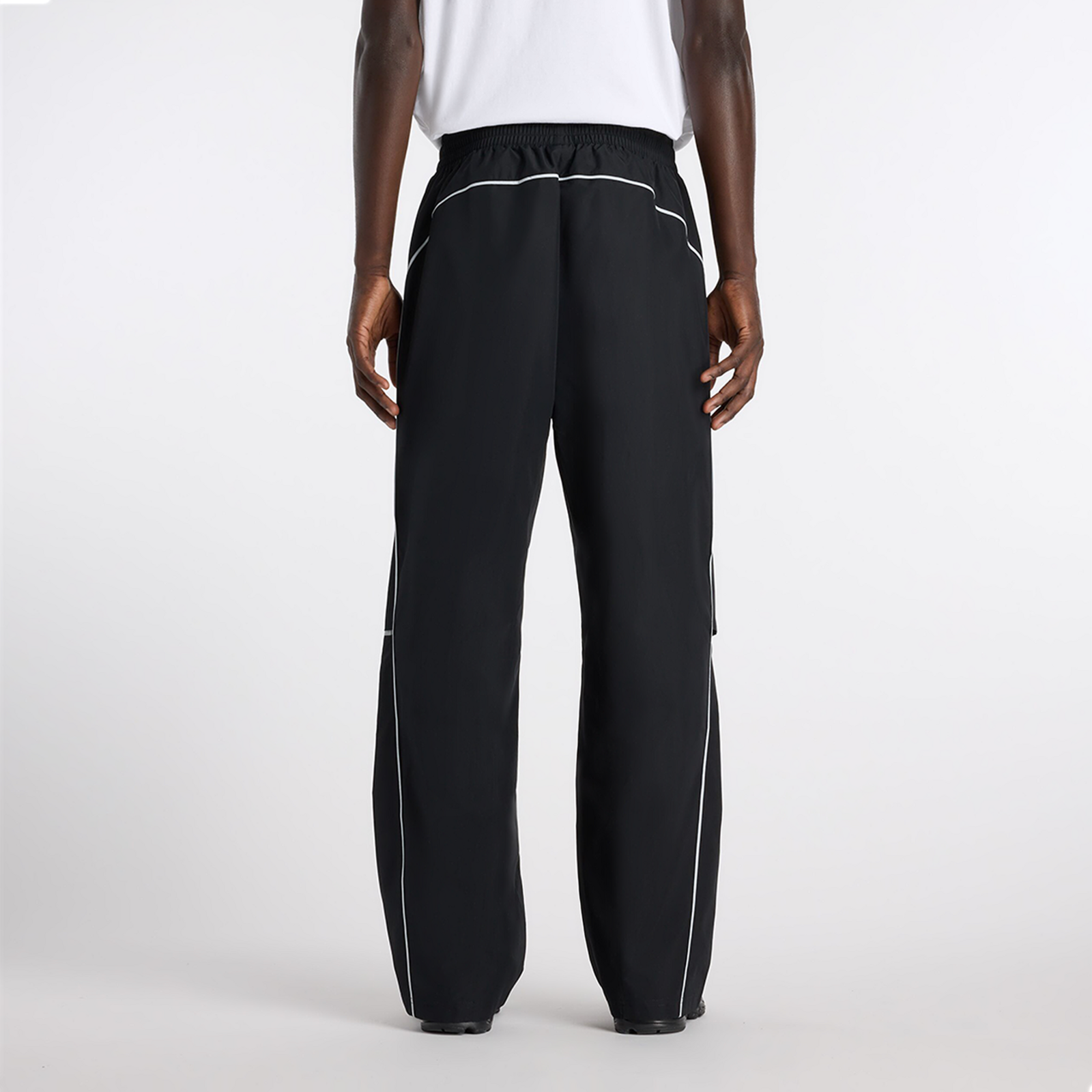 New Balance Elusive Shell Pant in