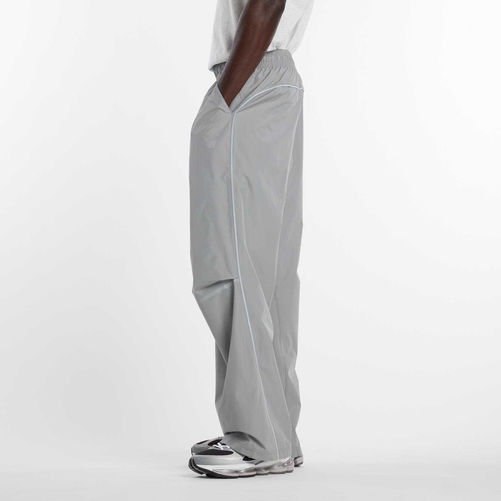 New Balance Elusive Shell Pant in