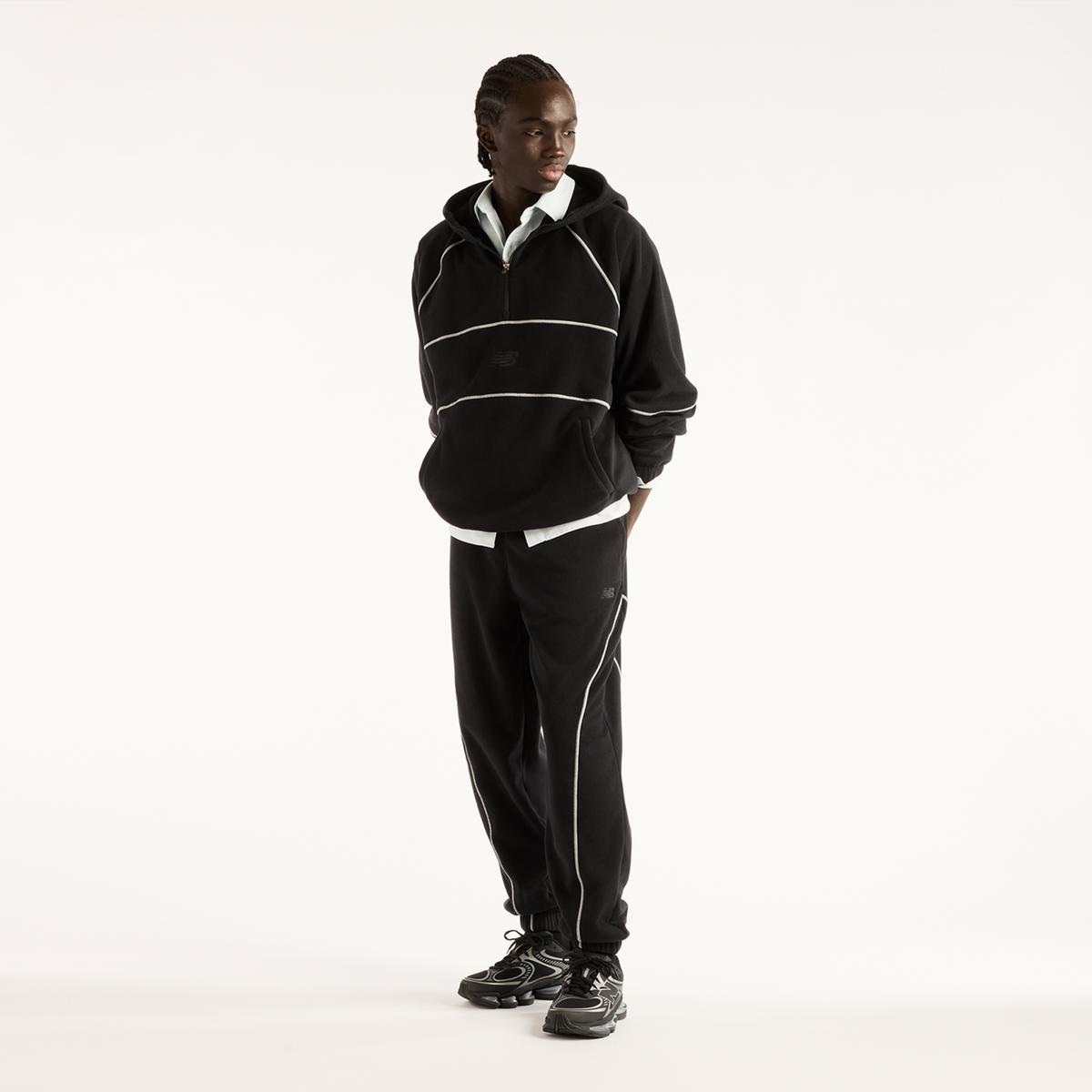 New Balance Trackside Polar Fleece Jogger in SCHWARZ