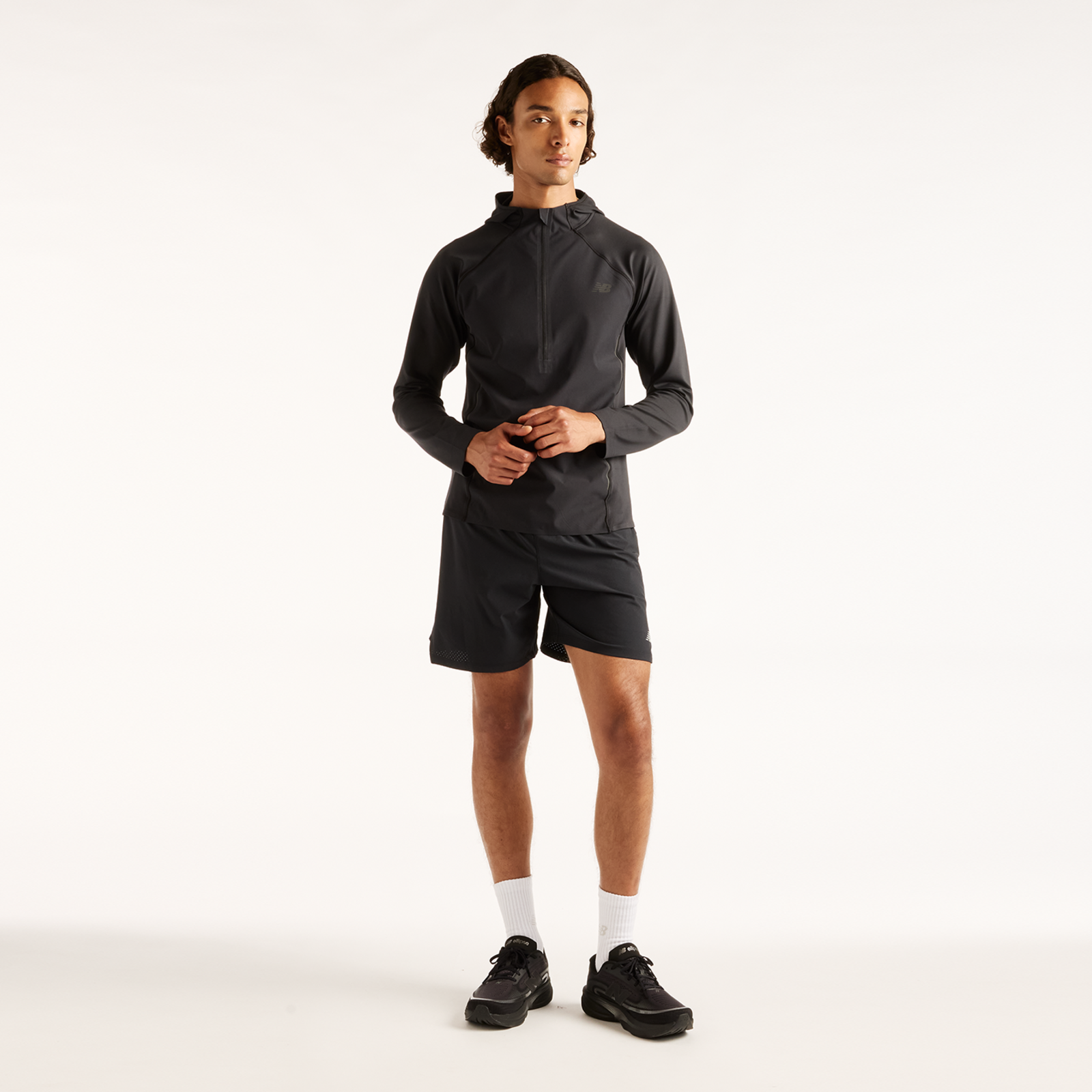 New Balance Reflective Run Hoodie in SCHWARZ