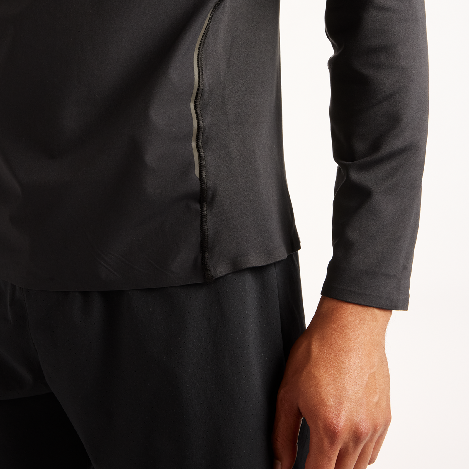 New Balance Reflective Run Hoodie in SCHWARZ