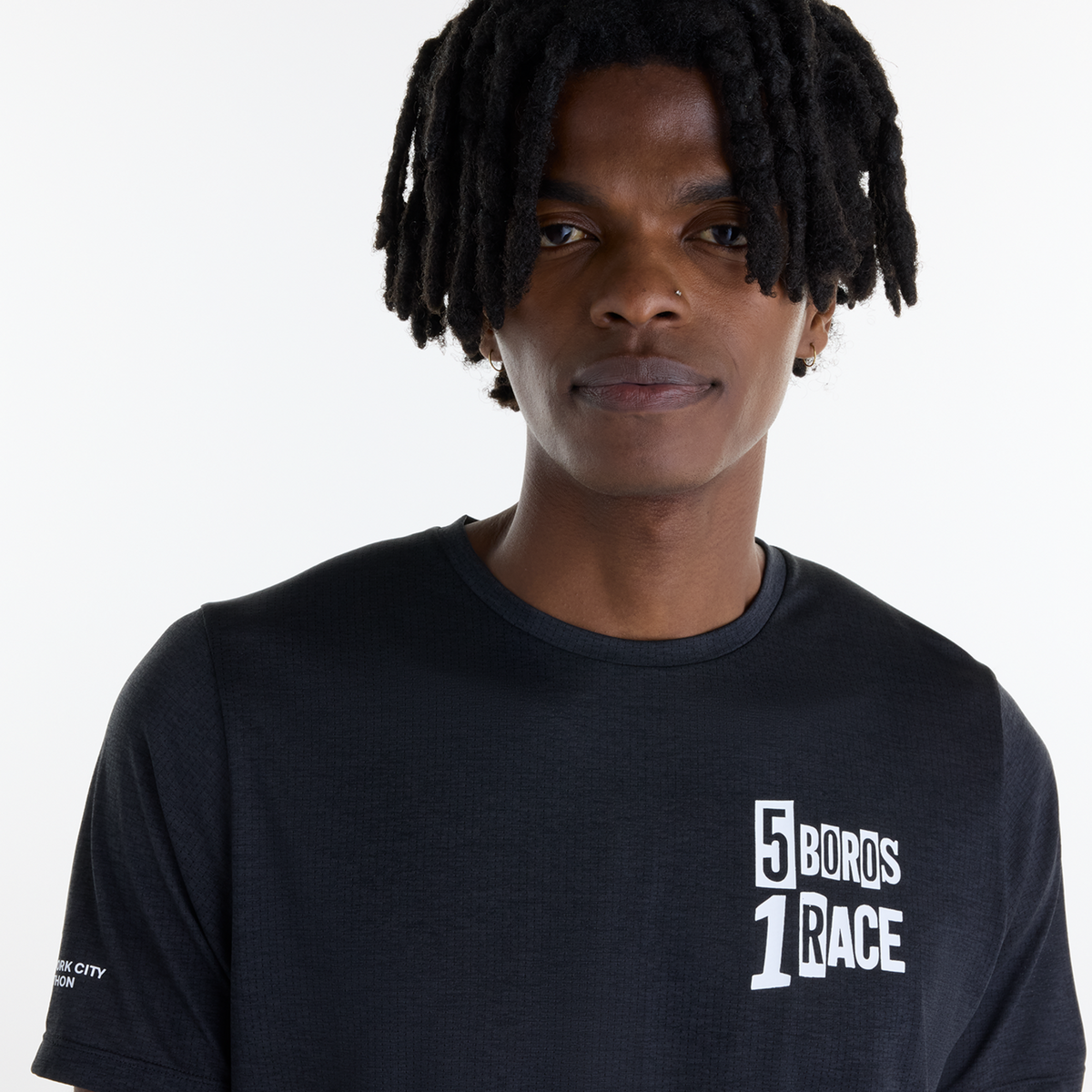 New Balance NYC Marathon Athletics Graphic T-Shirt in SCHWARZ