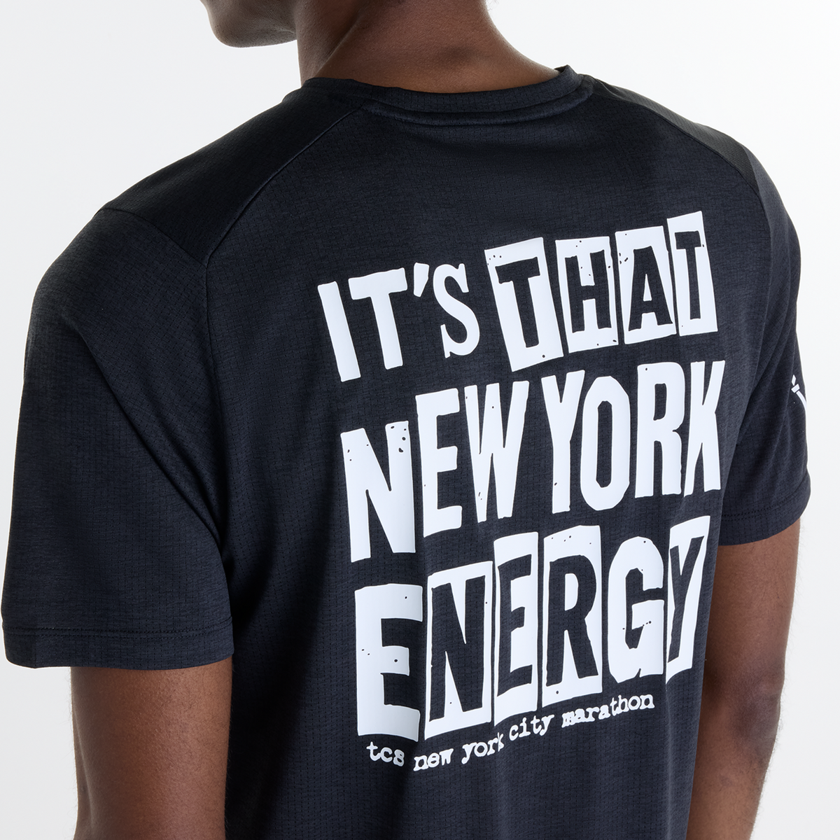New Balance NYC Marathon Athletics Graphic T-Shirt in SCHWARZ
