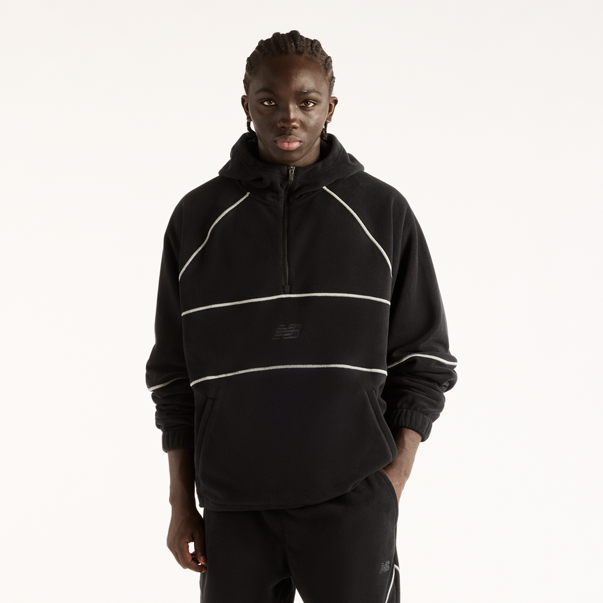 New Balance Trackside Polar Fleece Hoodie in SCHWARZ