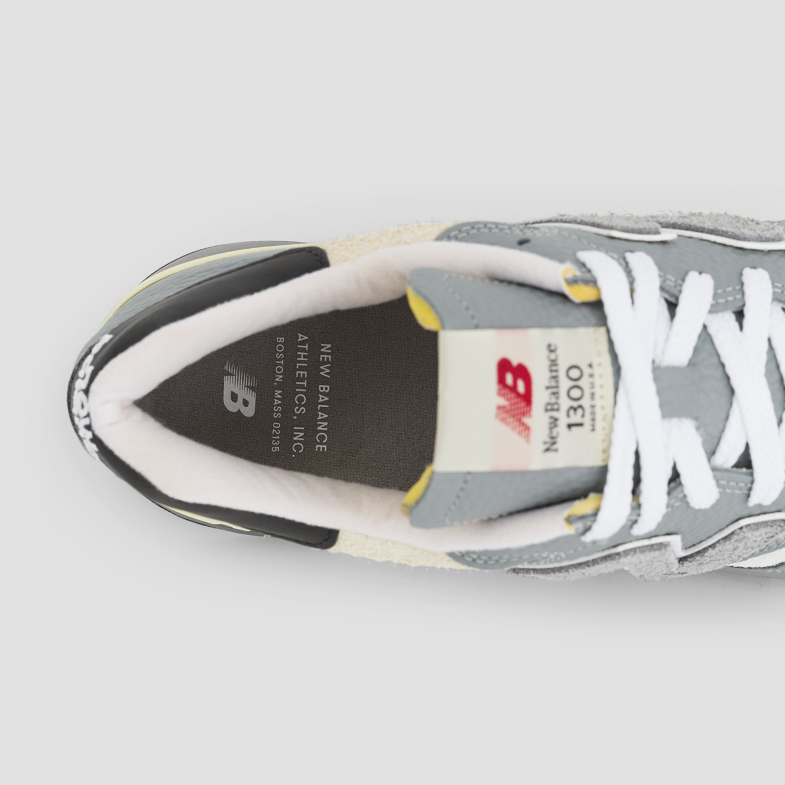 New Balance M 1300 Made in USA Seasonal Freizeitschuhe in GRAU