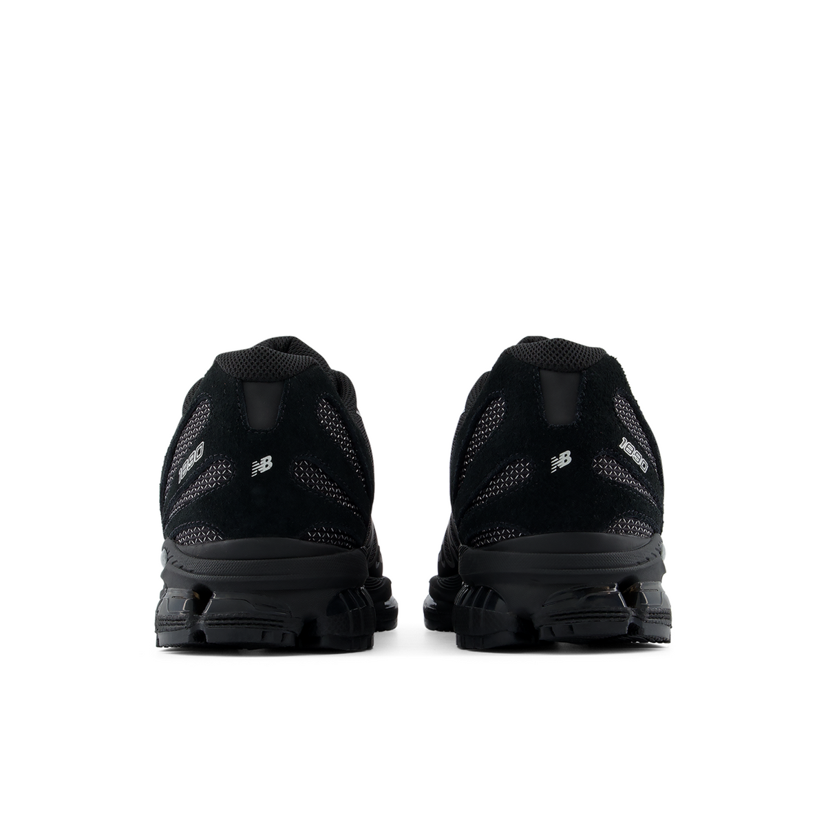 New Balance 1890 Essentials in SCHWARZ