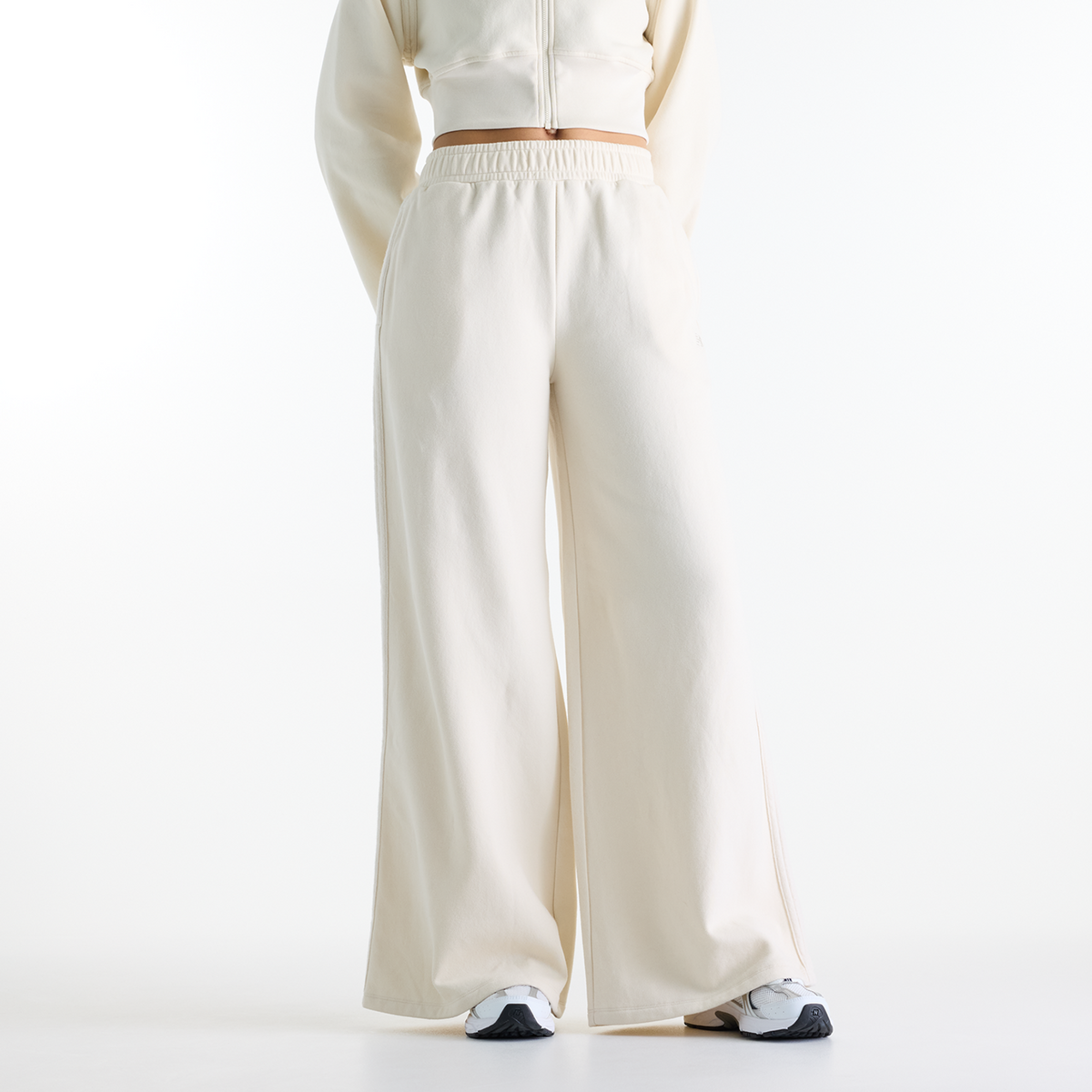 New Balance W Brushed Coastal Fleece Pant in BEIGE
