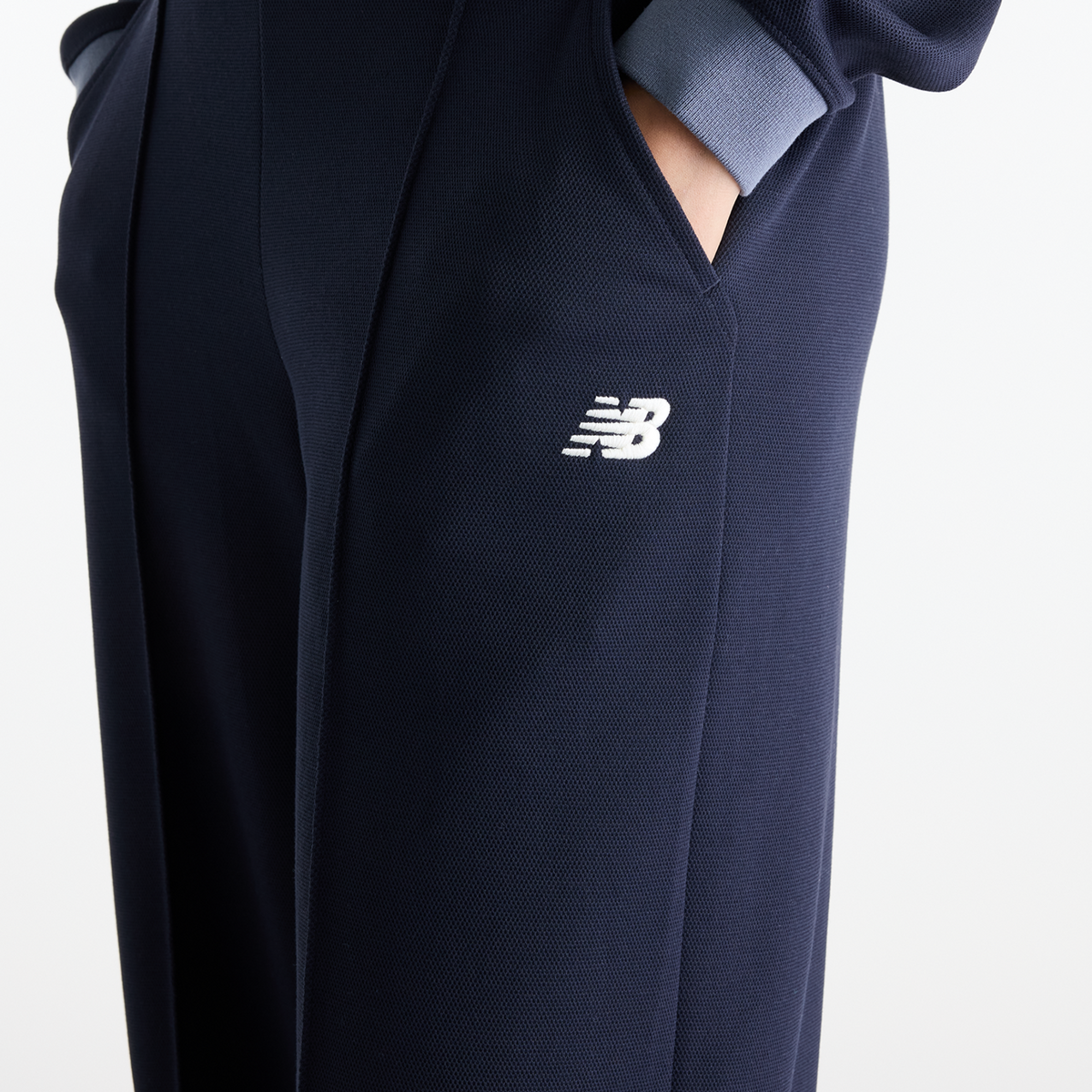 New Balance W Sport Legacy Pique Pant in SCHWARZ