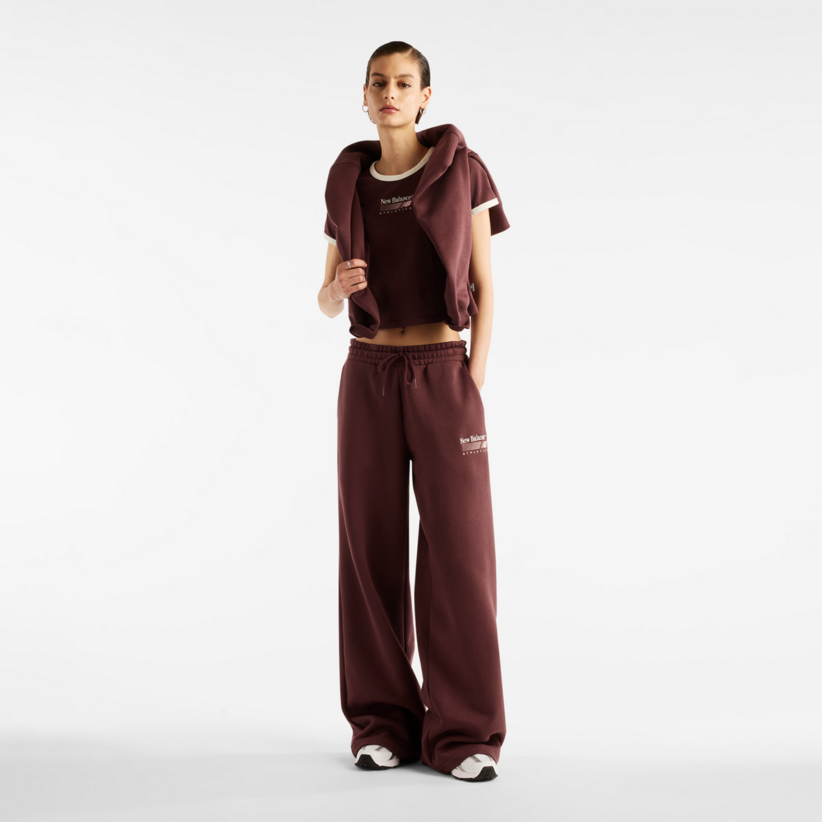 New Balance W Trackside Fleece Pant in ROT