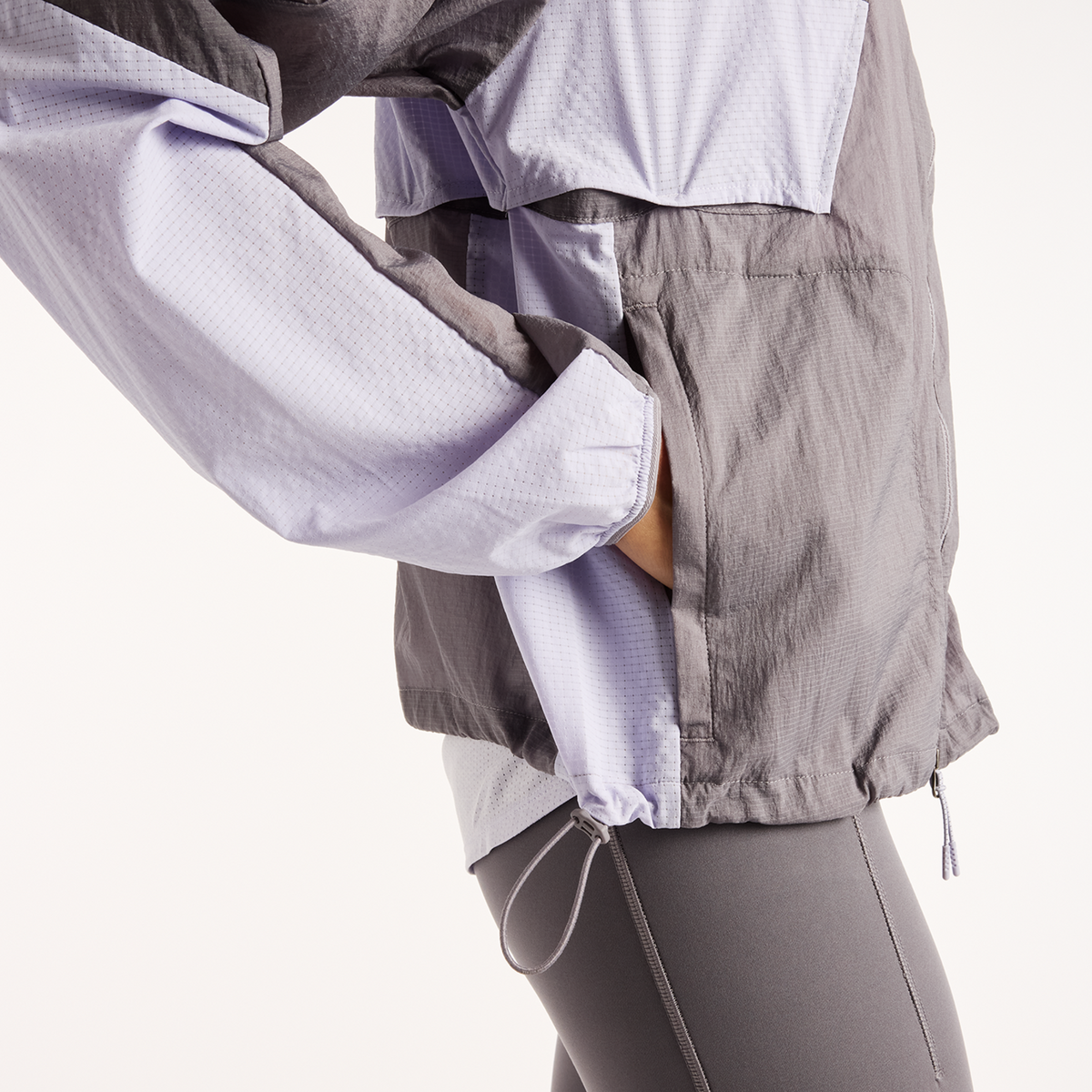 New Balance W Reflective RC Jacket in GRAU
