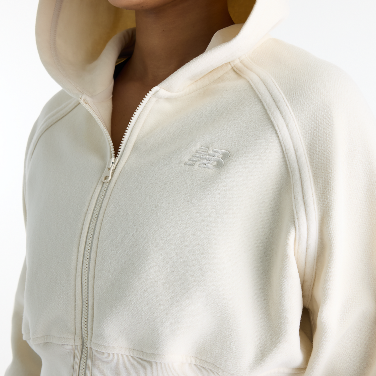 New Balance W Brushed Coastal Fleece Full Zip in BEIGE