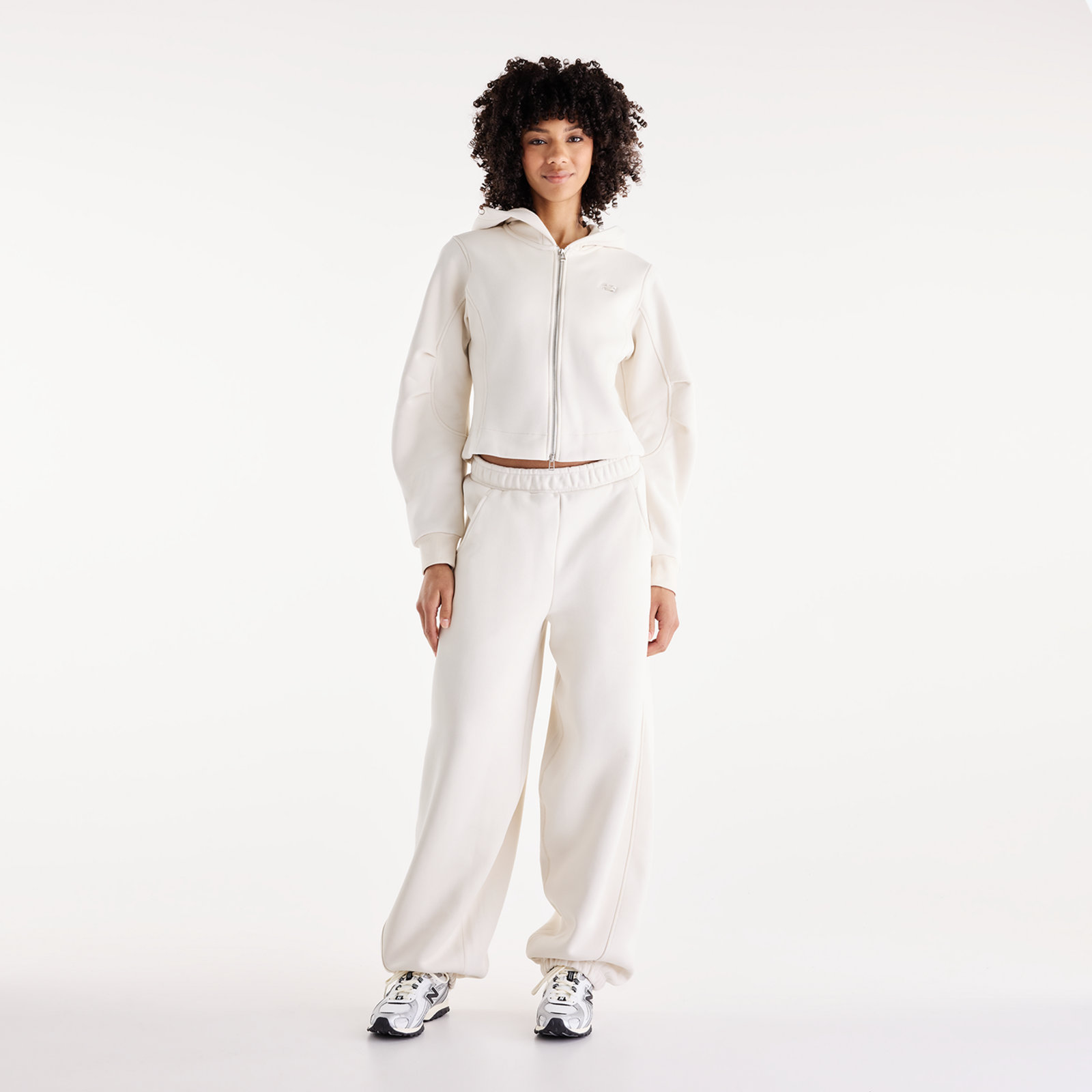 New Balance W Athletics Crafted Fleece Full Zip in BEIGE