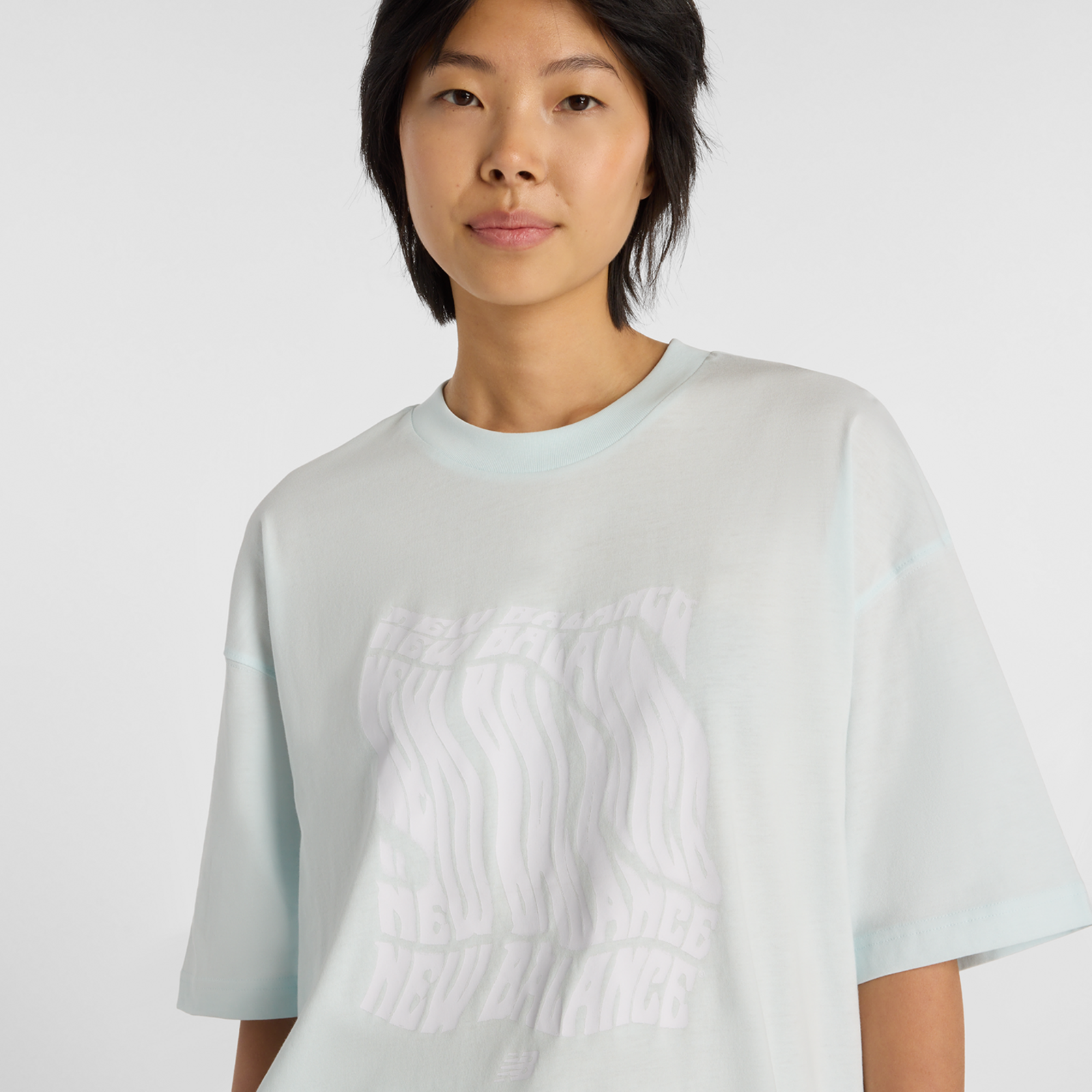 New Balance W Wavey Relaxed T-Shirt in