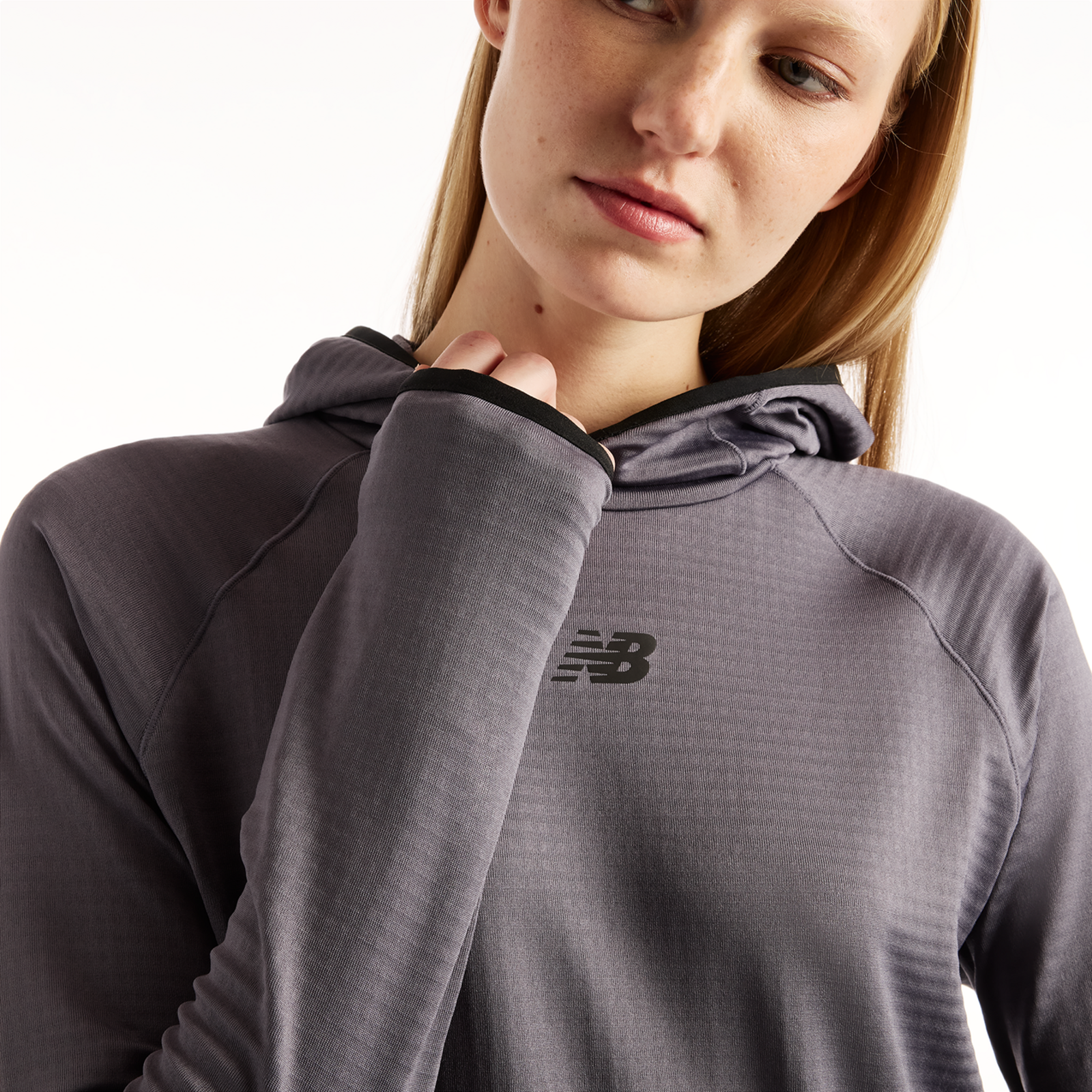 New Balance W RC Essential Heat Grid Hoodie in GRAU