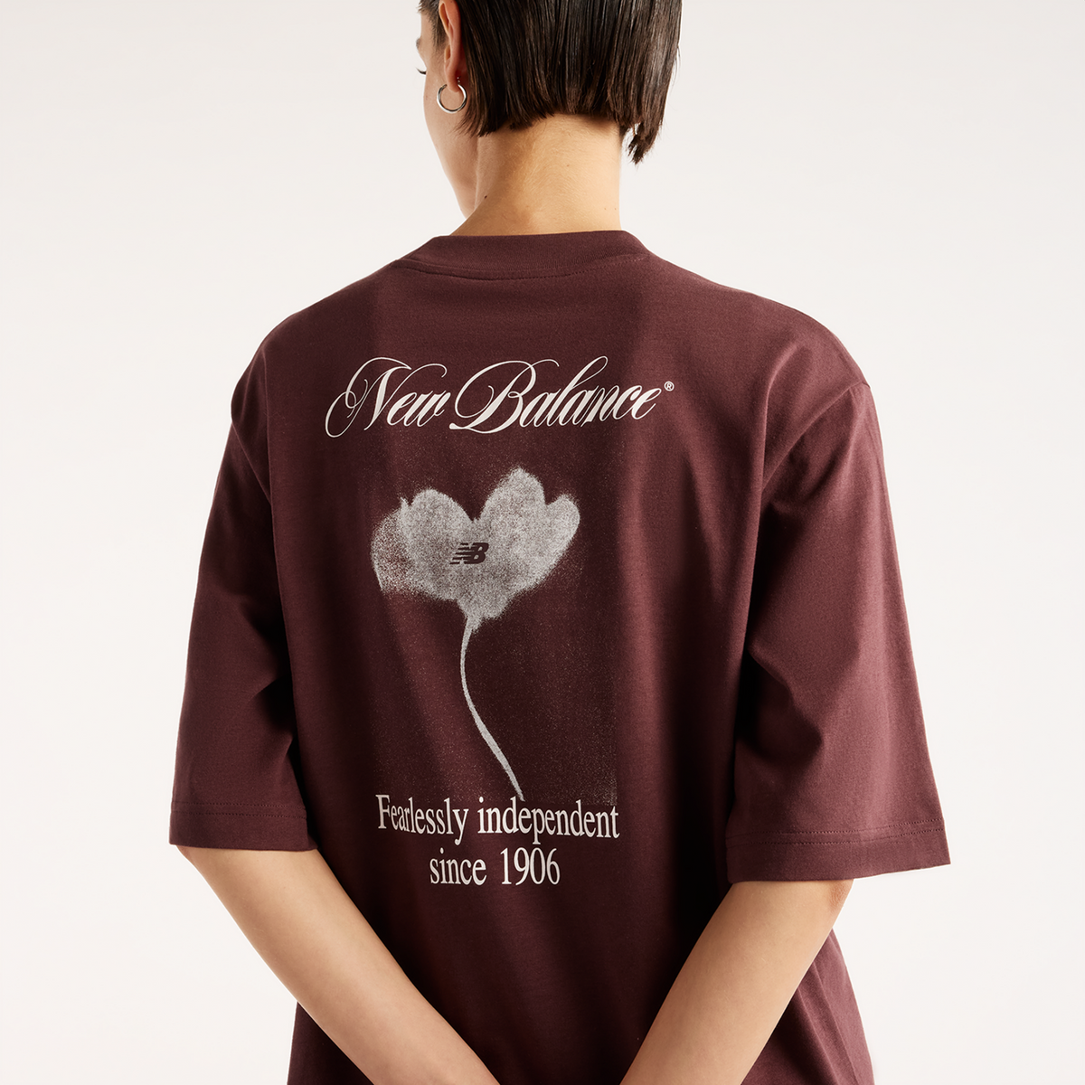 New Balance W Pressed Flowers Relaxed T-Shirt in ROT