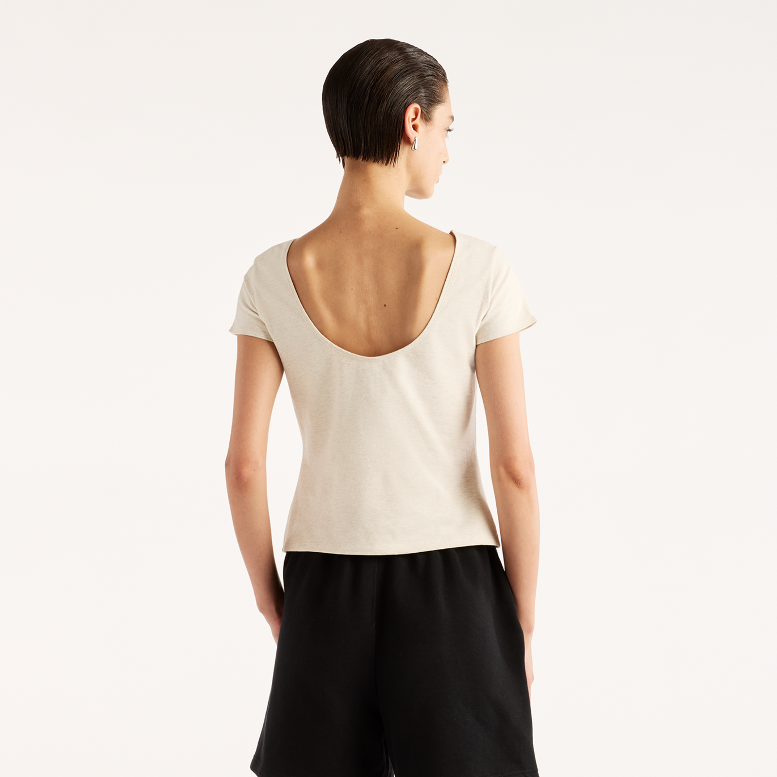 New Balance W Open-Back Fitted T-Shirt in
