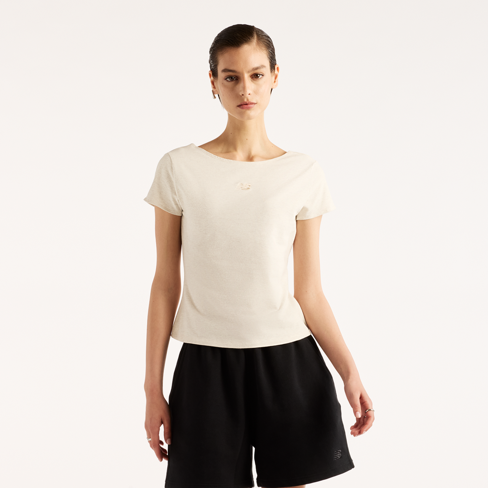 New Balance W Open-Back Fitted T-Shirt in