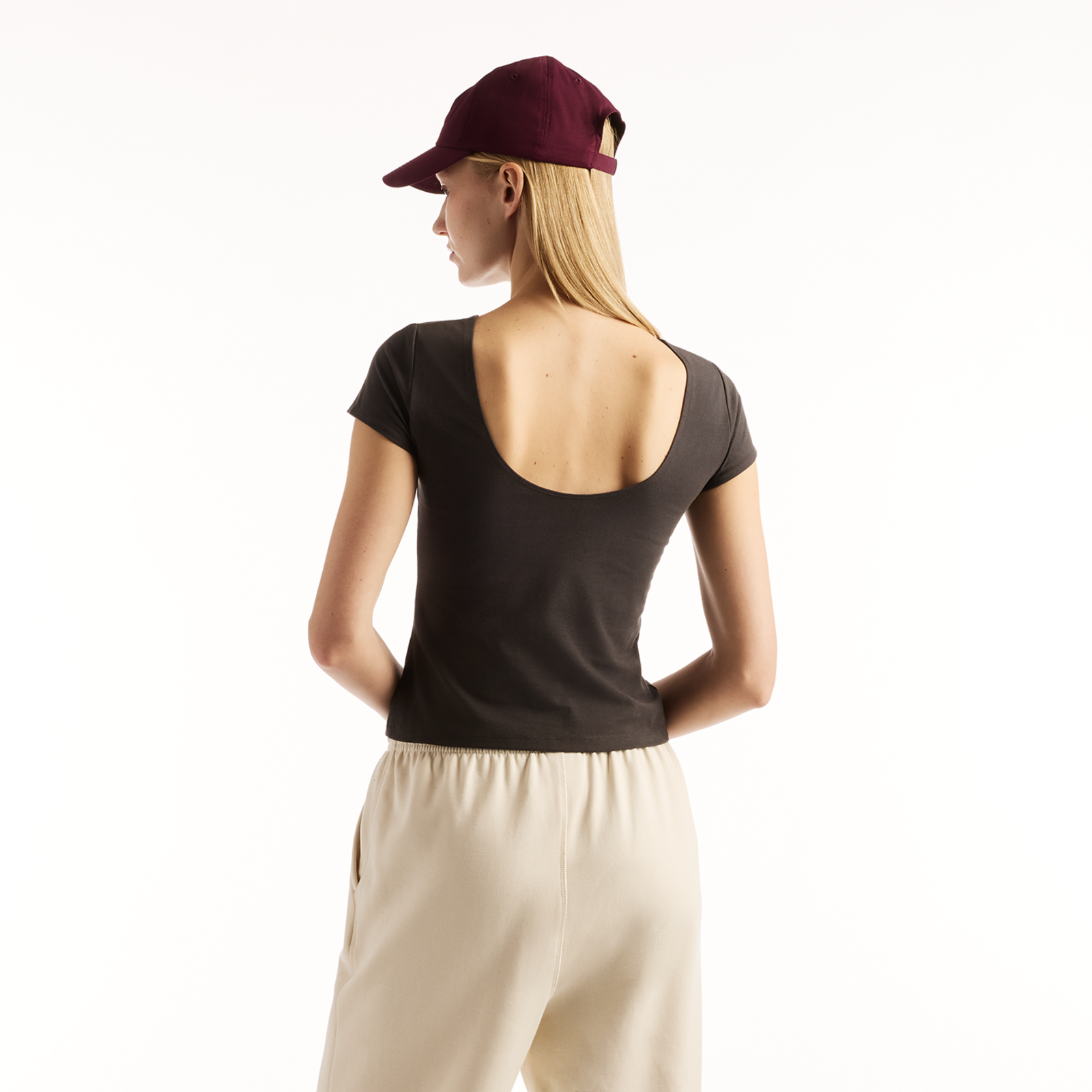 New Balance W Open-Back Fitted T-Shirt in