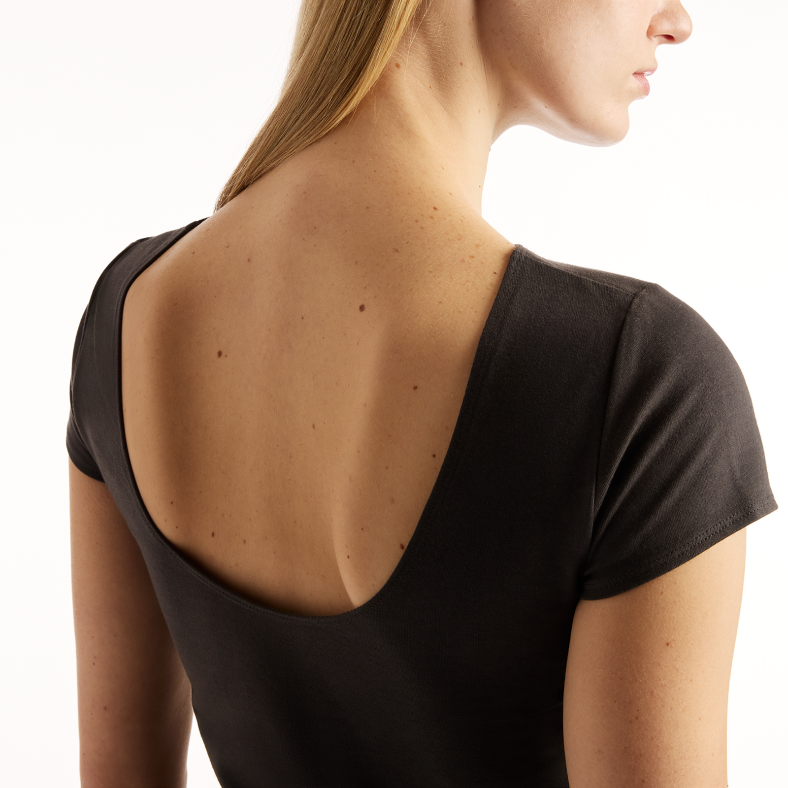 New Balance W Open-Back Fitted T-Shirt in