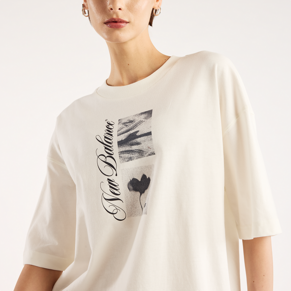 New Balance W Pressed Flowers Script Oversized T-Shirt in WEISS