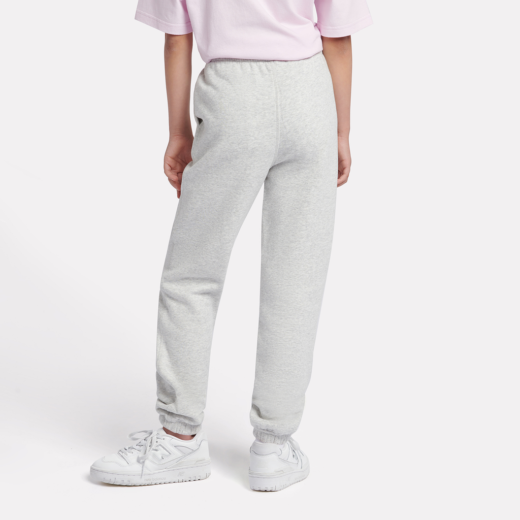 New Balance G New Balance French Terry Small Logo Jogger in GRAU