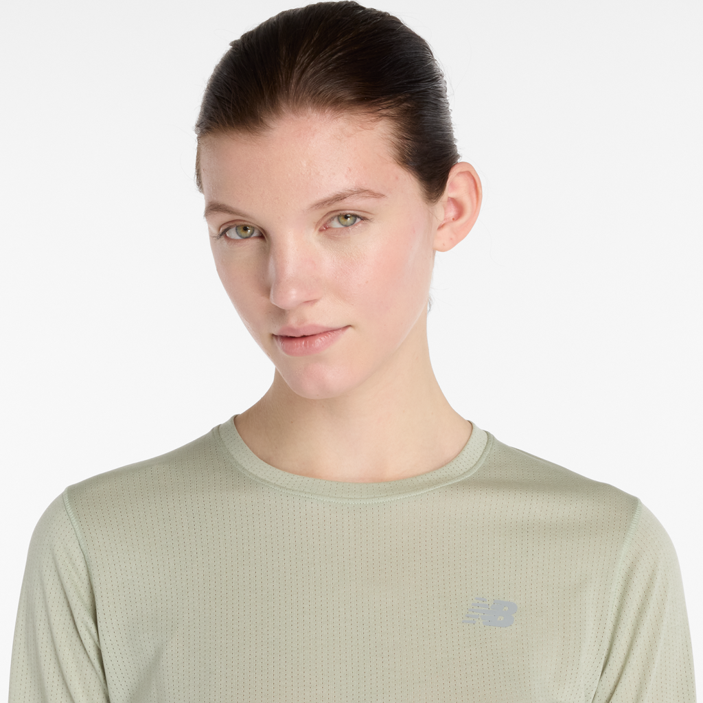 New Balance W NB Athletics Long Sleeve in GRÜN