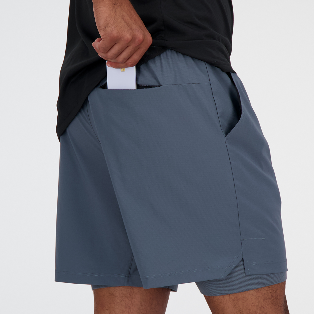 New Balance AC Seamless Short 7 Inch 2-in-1 in GRAU