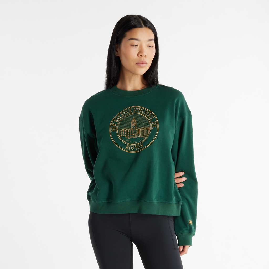 W Athletics French Terry Oversized Crest Crew nightwatch green Hauptbild_brandshop