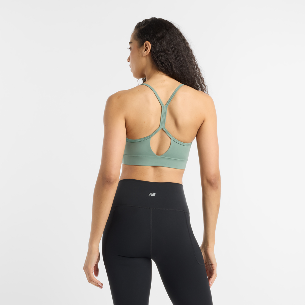 New Balance W NB Essential Yoga Bra in GRÜN