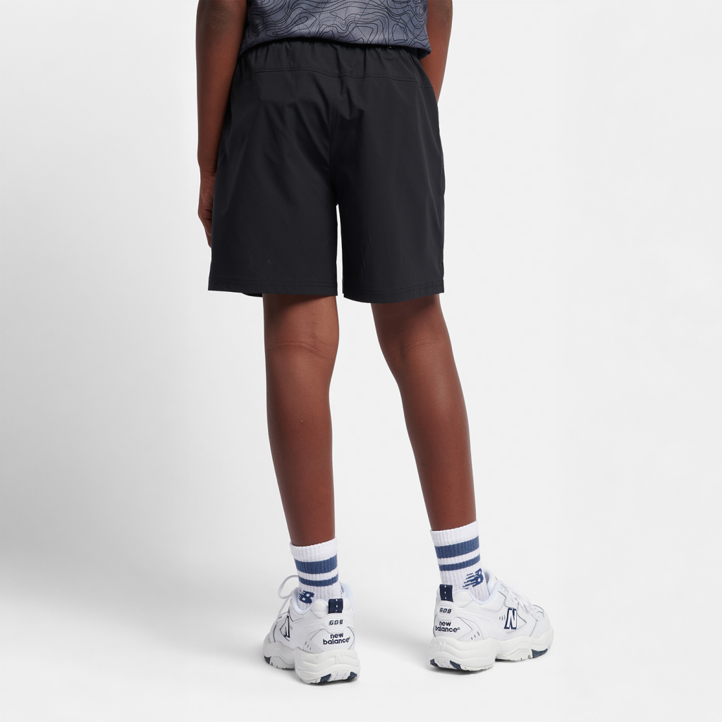 New Balance B NB Athletics Short in SCHWARZ