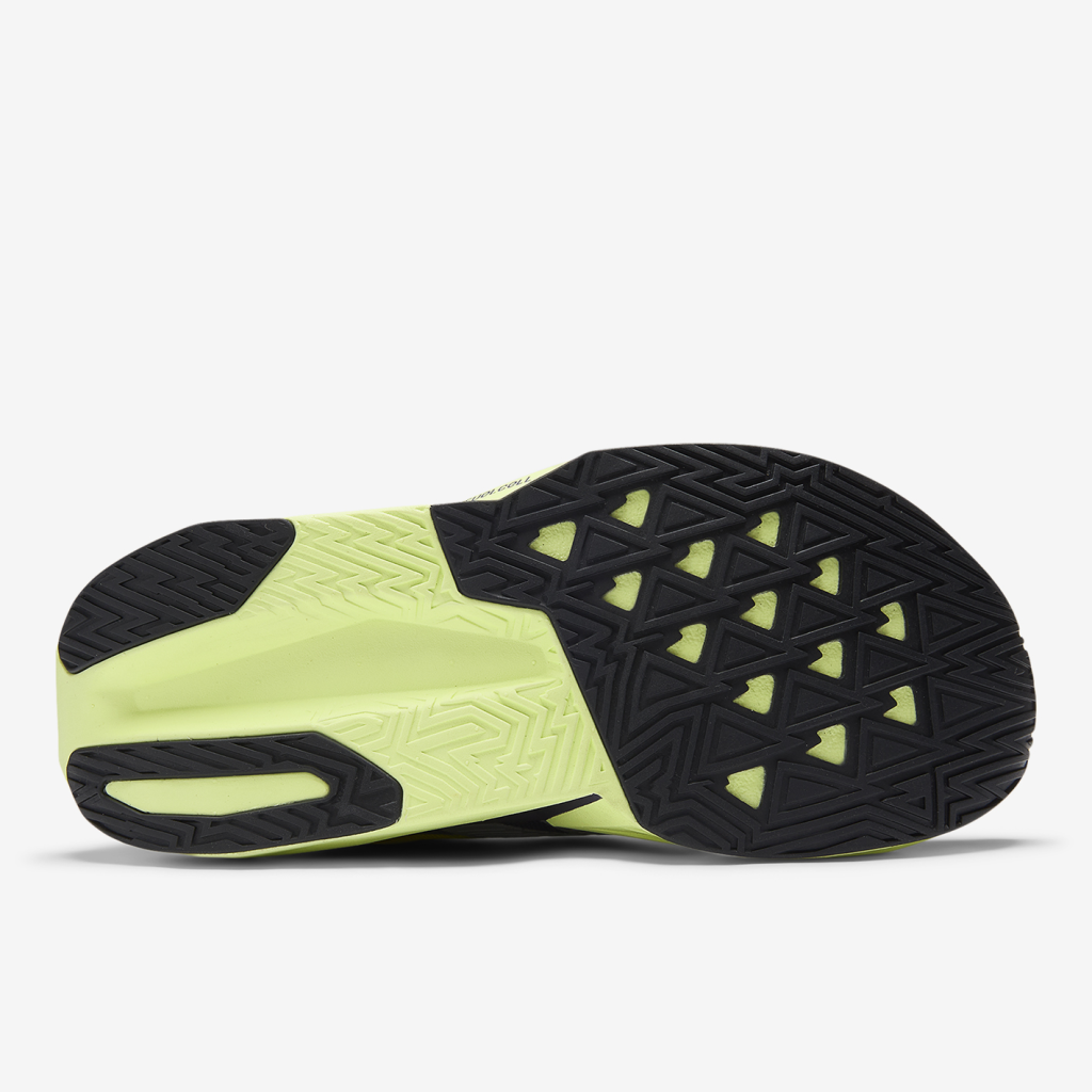 New Balance WFCX3PE FuelCell Rebel v5 Laufschuhe in GRÜN