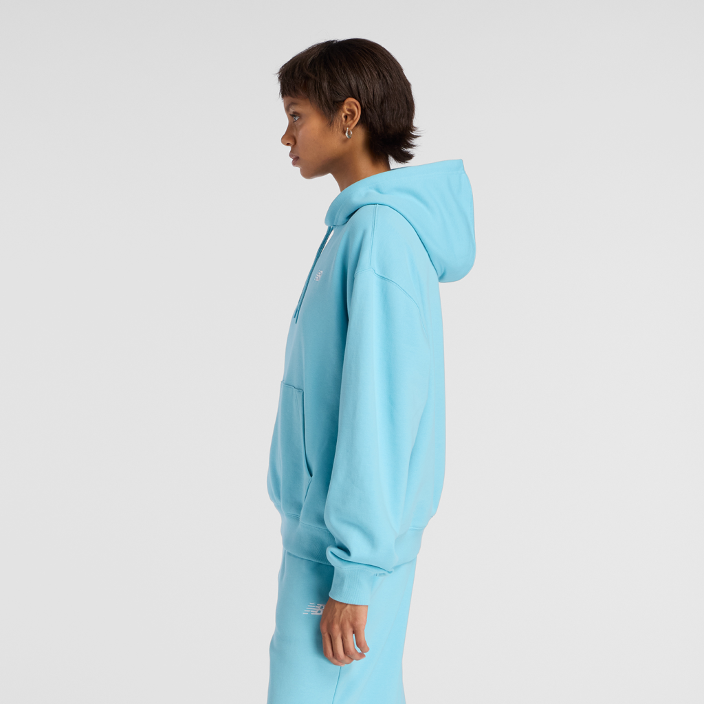 New Balance W Sport Essentials French Terry Small Logo Hoodie in BLAU