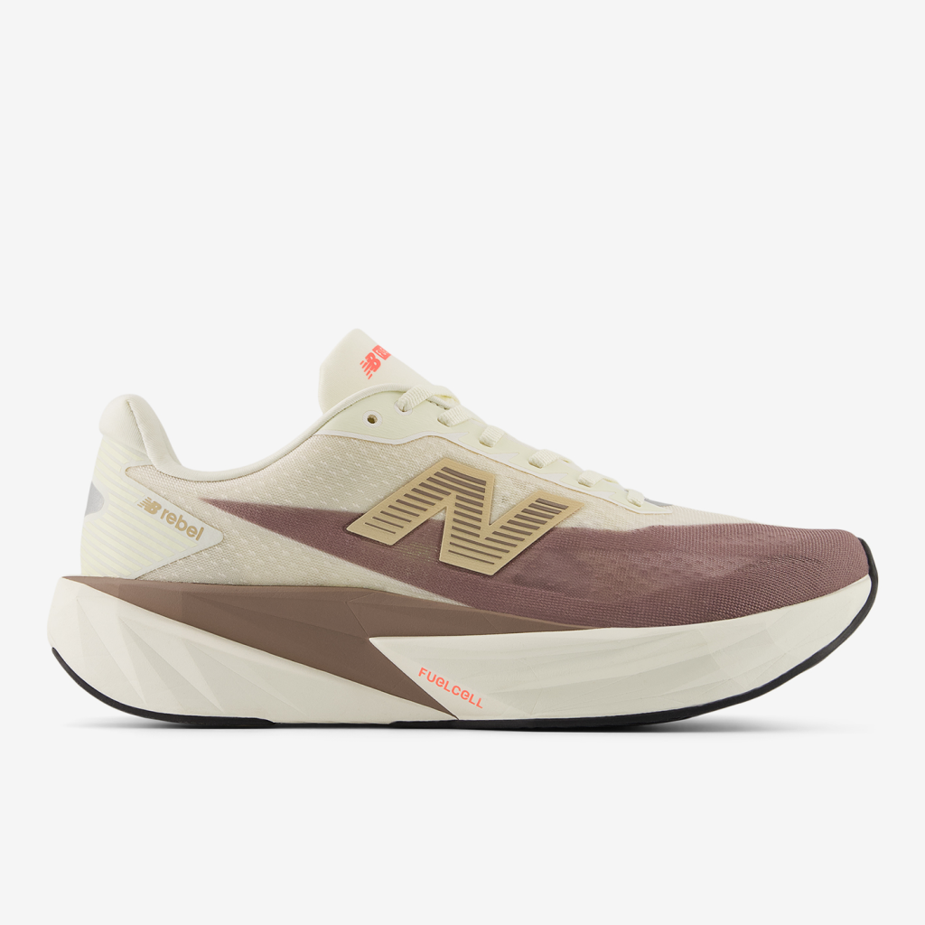 New Balance M Rebel v5 Laufschuhe in BEIGE