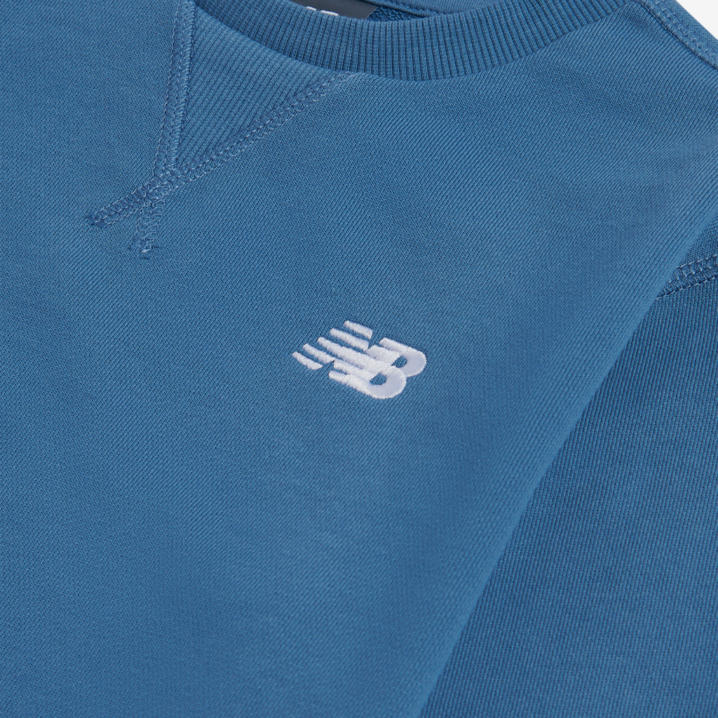 New Balance B New Balance French Terry Small Logo Crew in BLAU