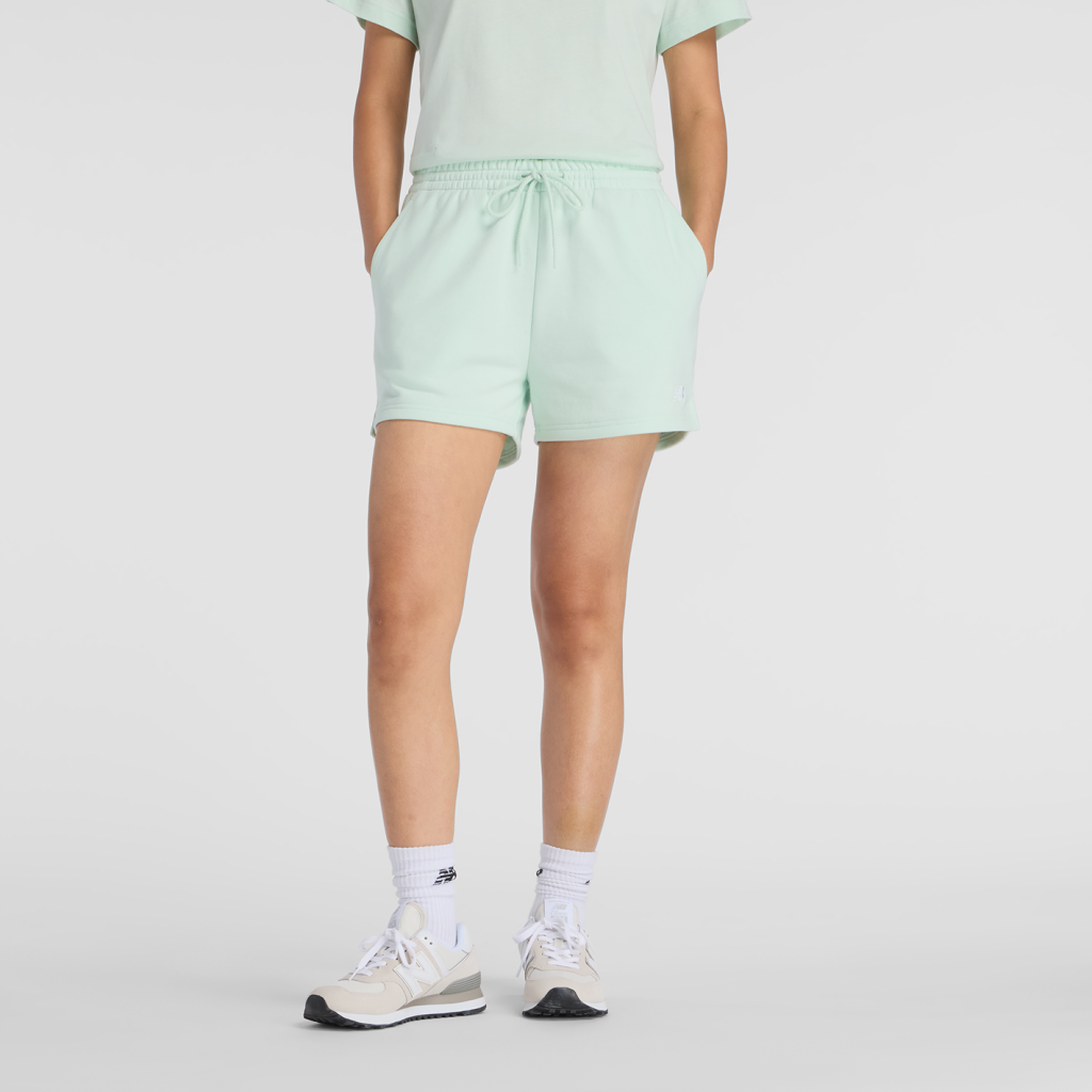 New Balance W Sport Essentials French Terry Short in GRÜN