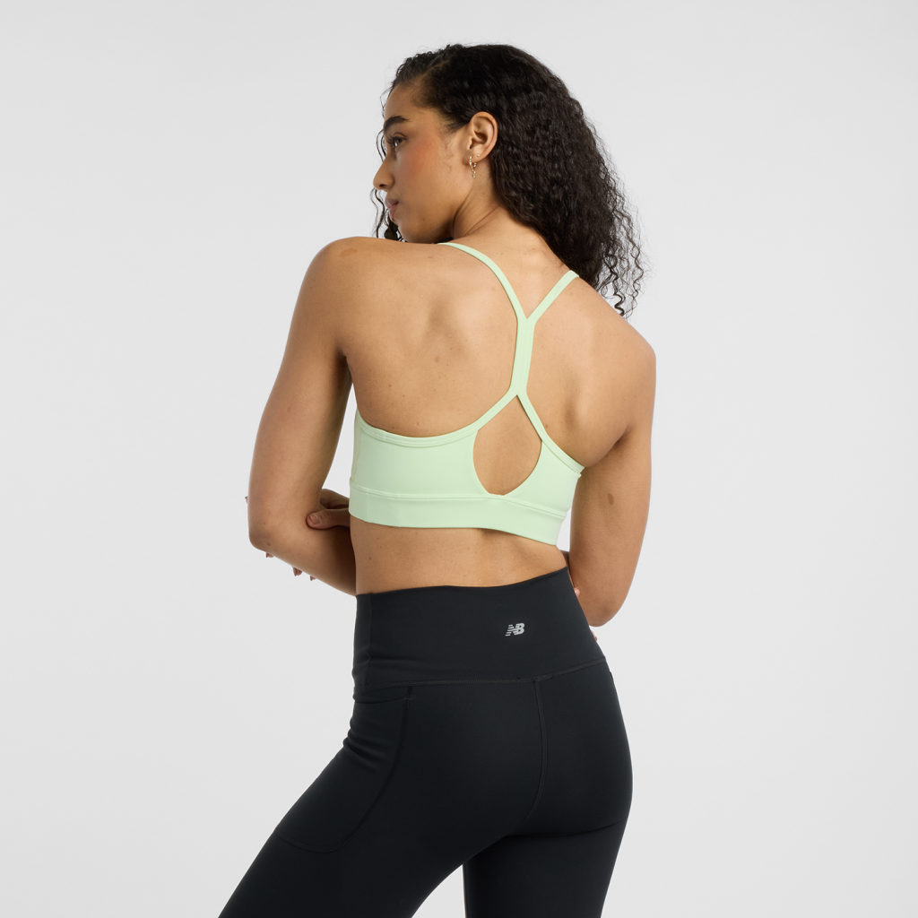 New Balance W NB Essential Yoga Bra in GRÜN