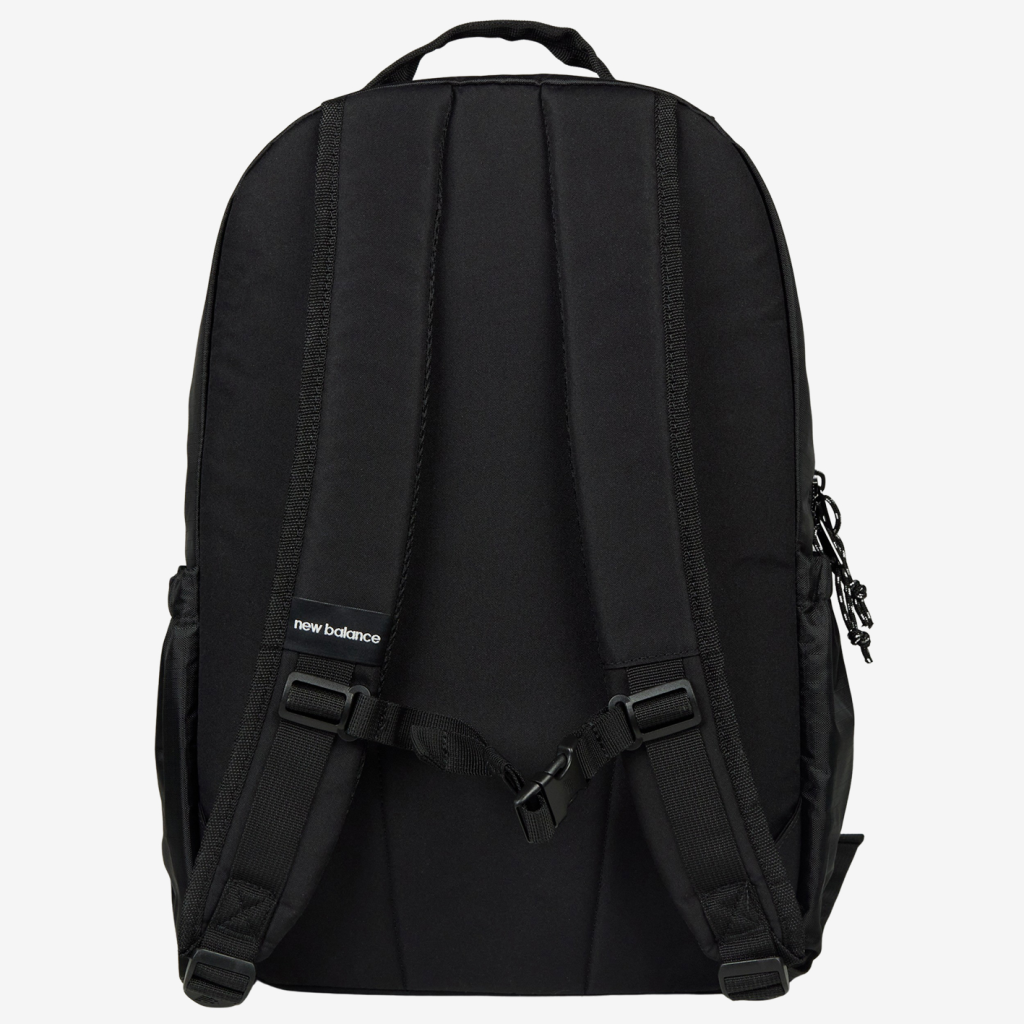 New Balance Essentials Backpack in SCHWARZ