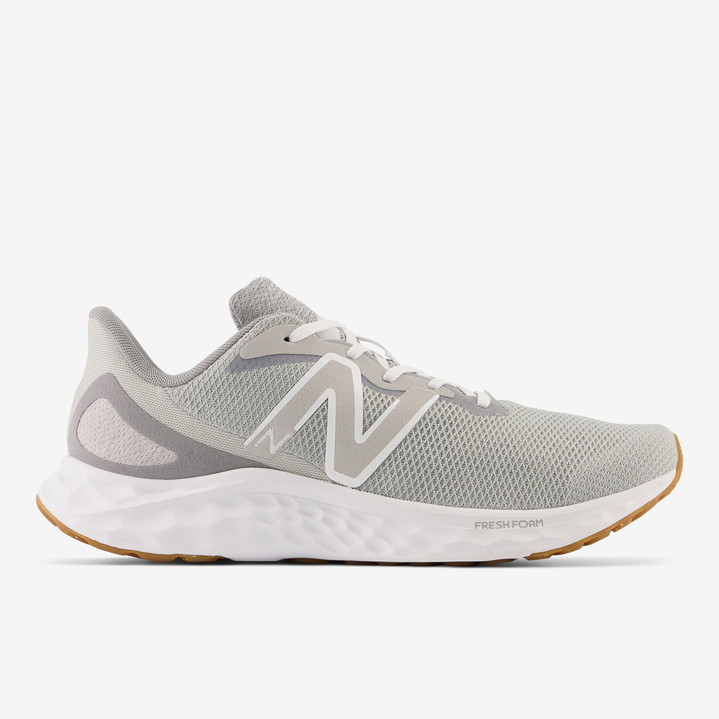 New Balance M Arishi v4 Laufschuhe in GRAU