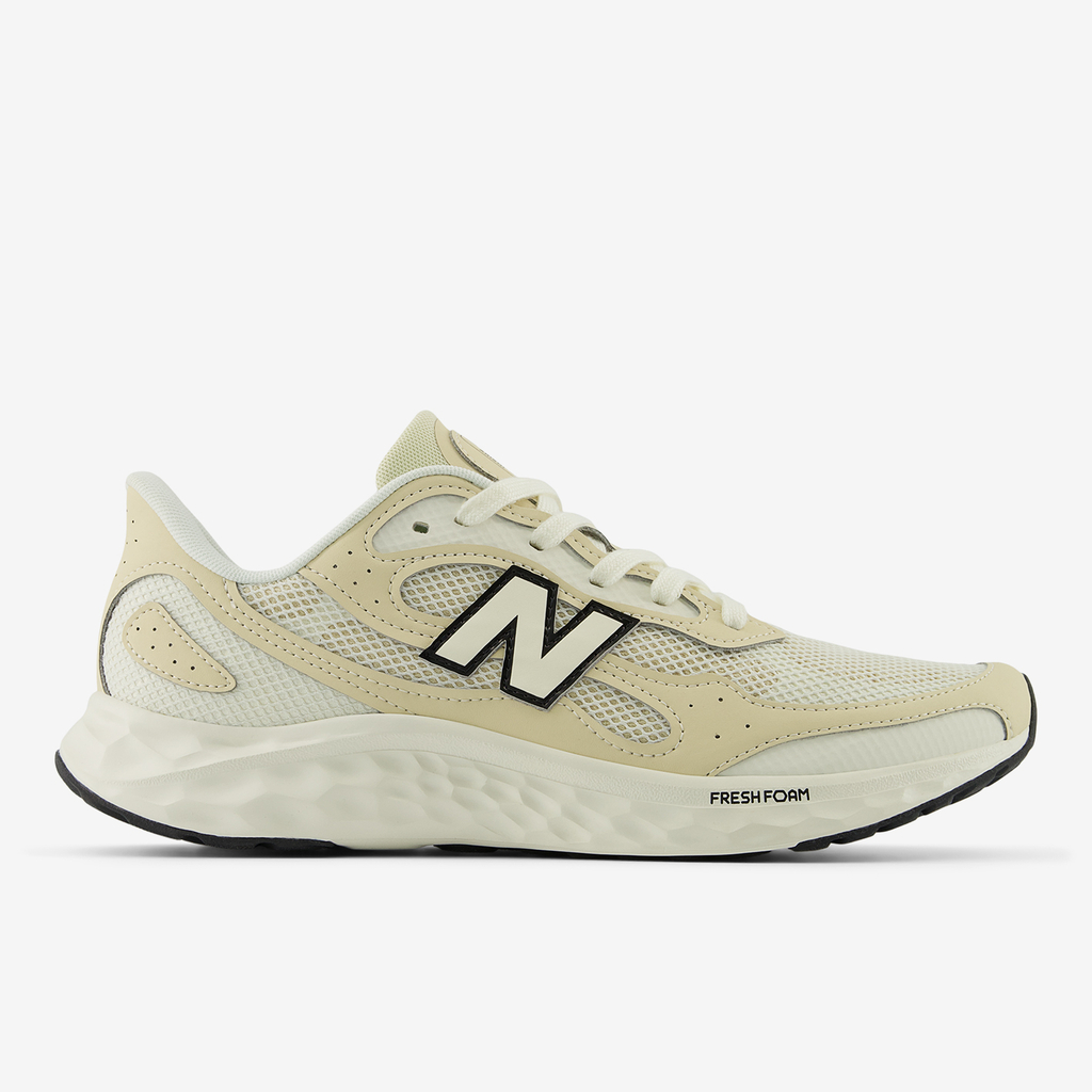 New Balance M Arishi v4 Laufschuhe in BEIGE