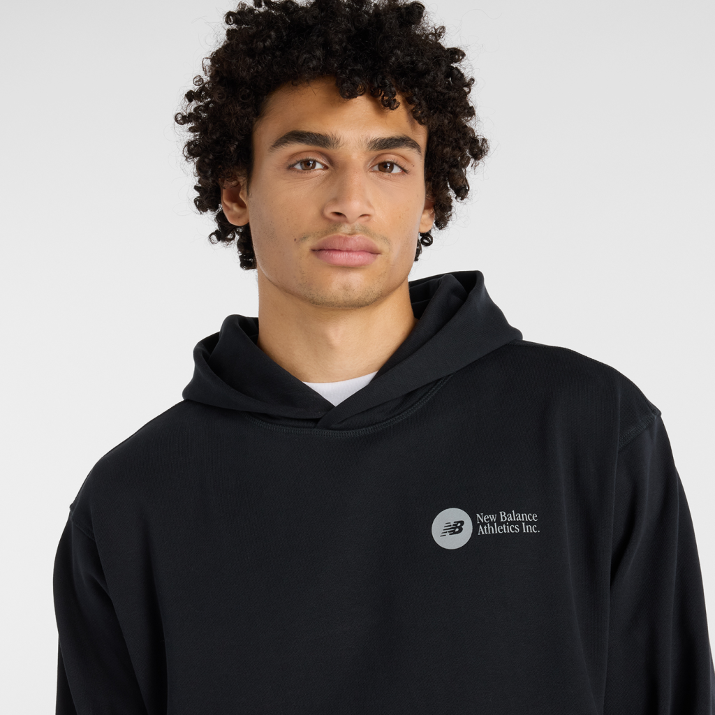 New Balance Vortex Hoodie in SCHWARZ
