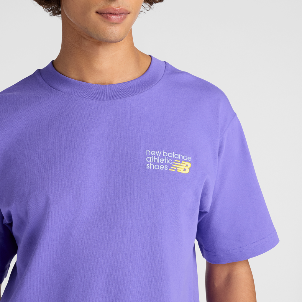 New Balance Athletics Premium Logo T-Shirt in VIOLETT