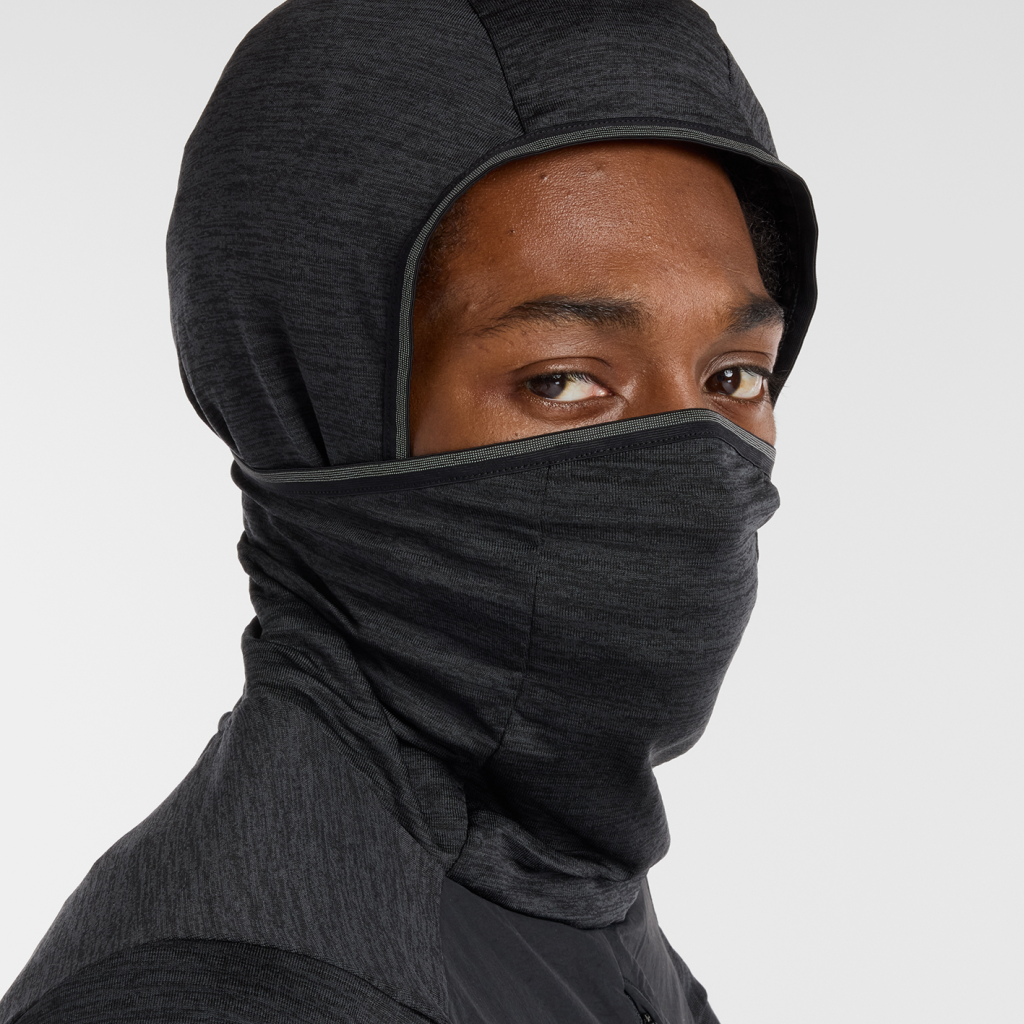 New Balance Heat Grid Balaclava Hoodie in SCHWARZ