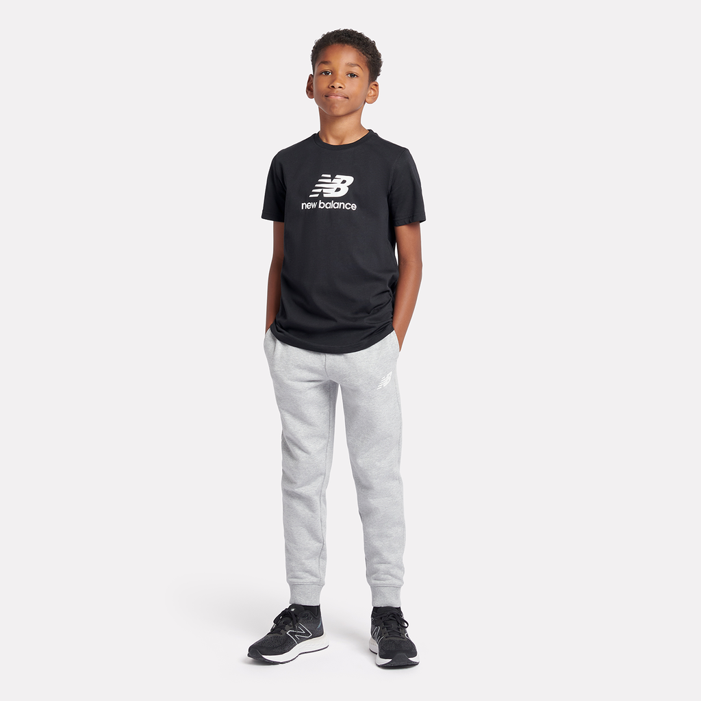 New Balance B New Balance Jersey Stacked Logo Tee in SCHWARZ